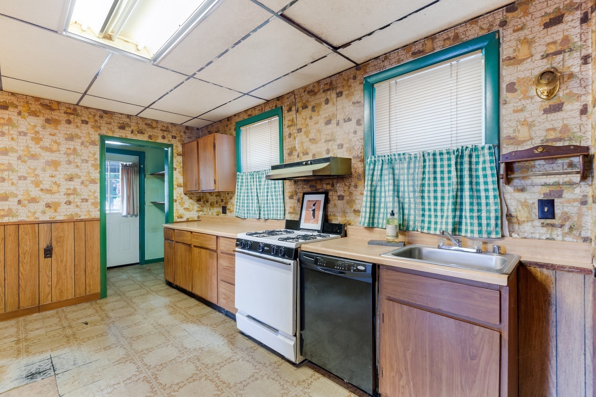 44 Sheridan Ave. Property Photo 6