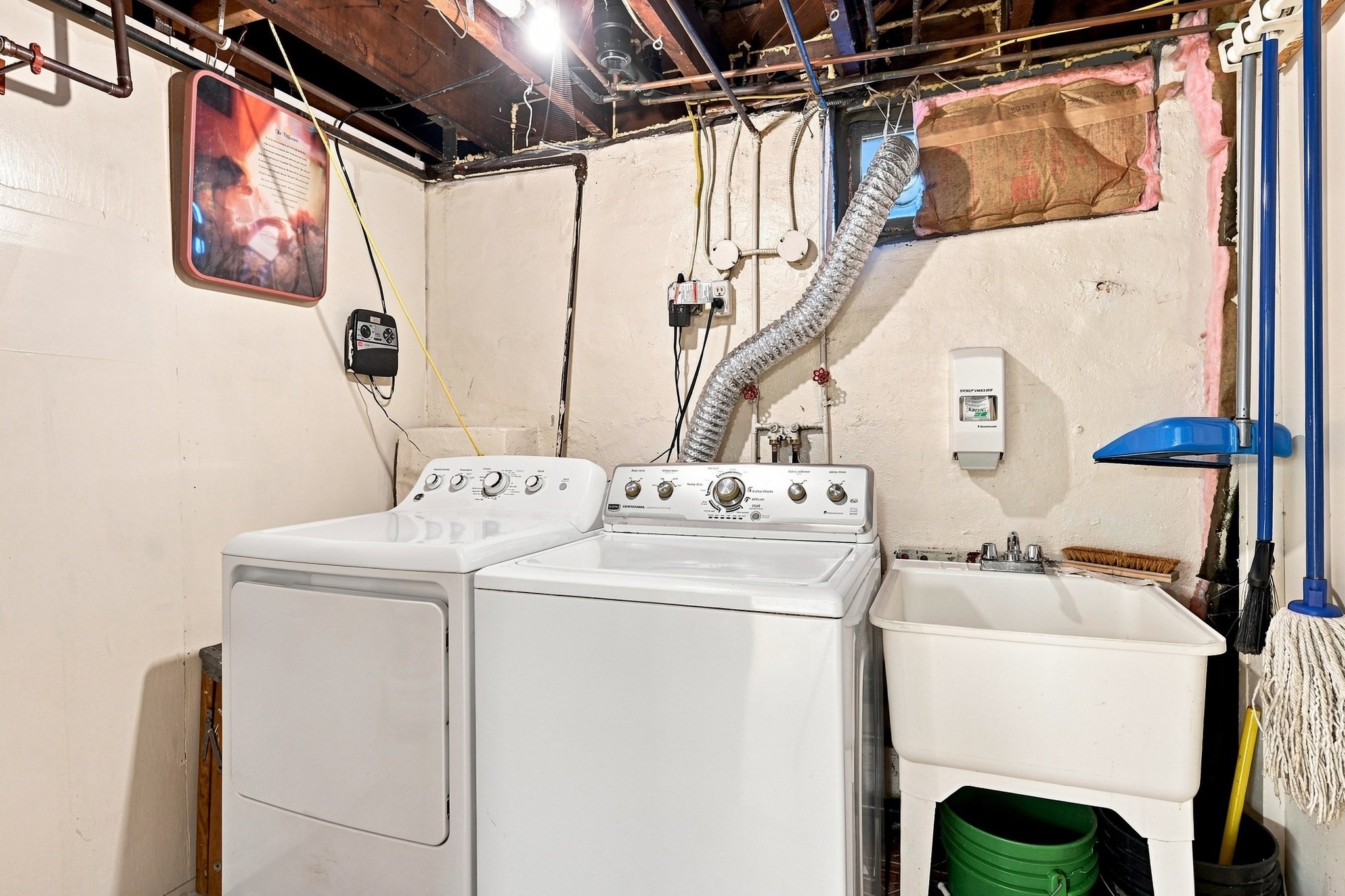 764 Allen St Property Photo 32