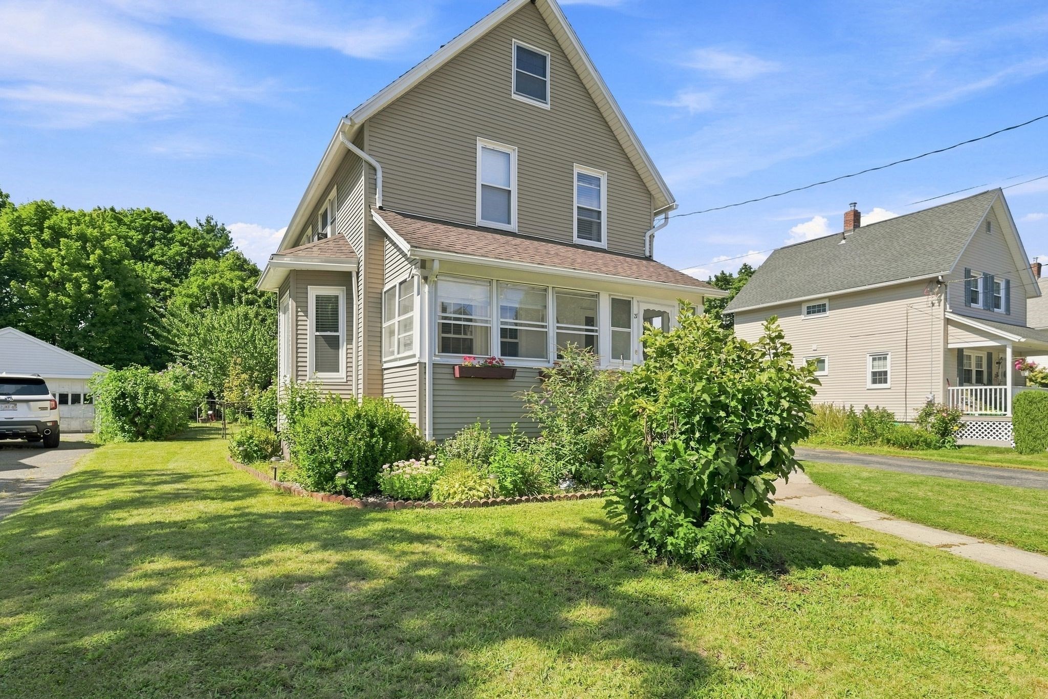 27 Elm St Property Photo 2