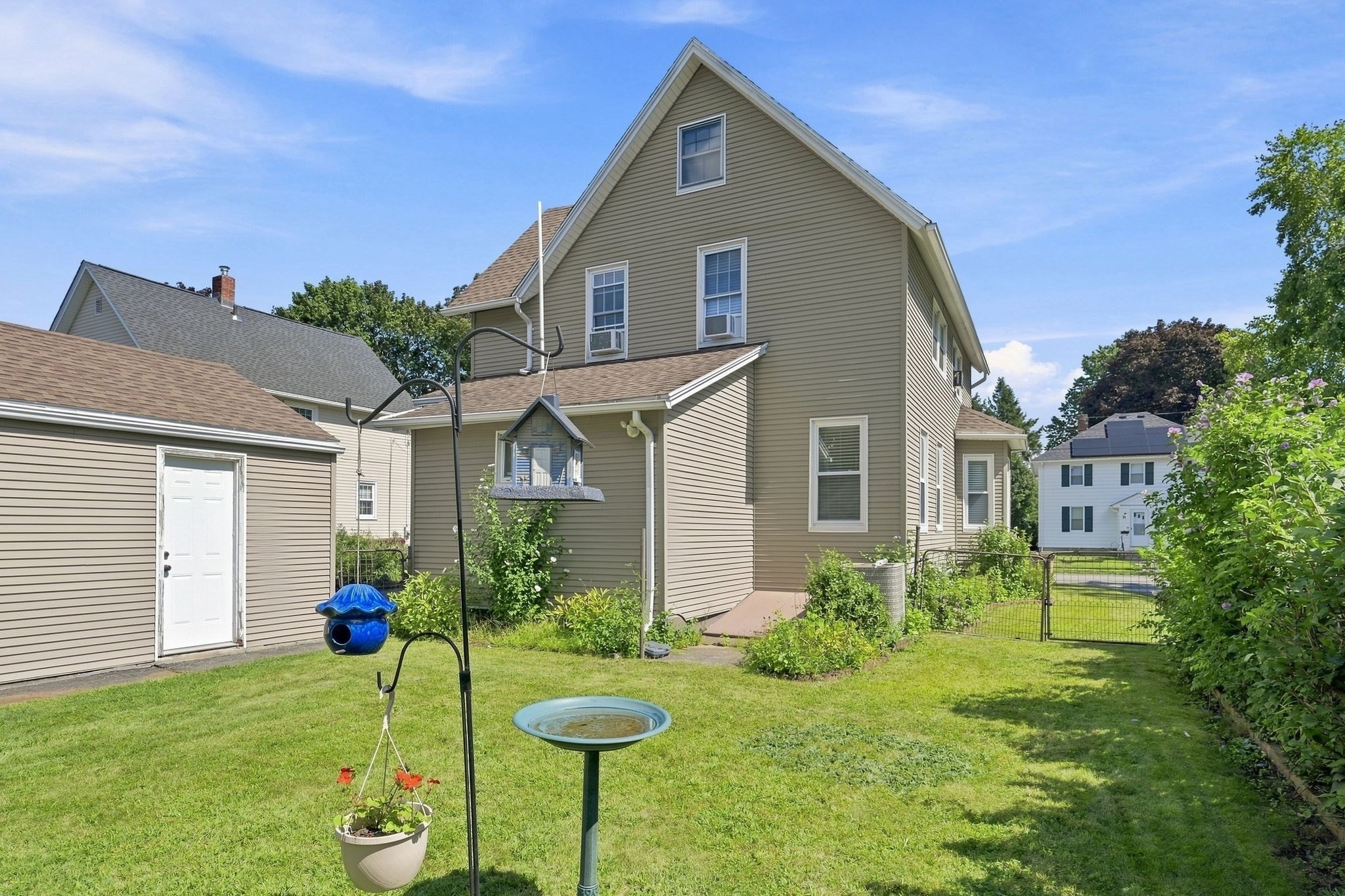 27 Elm St Property Photo 41