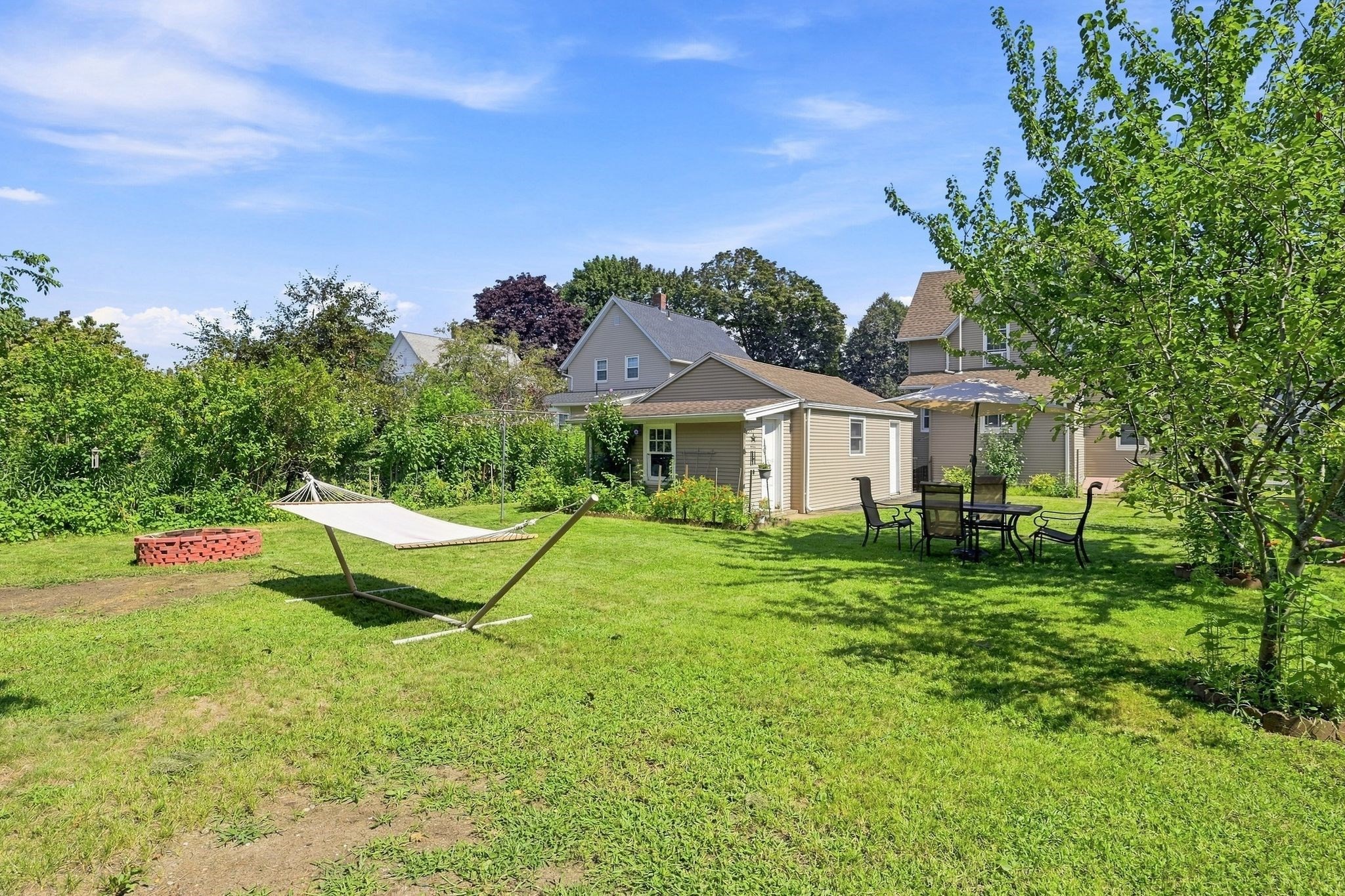 27 Elm St Property Photo 42