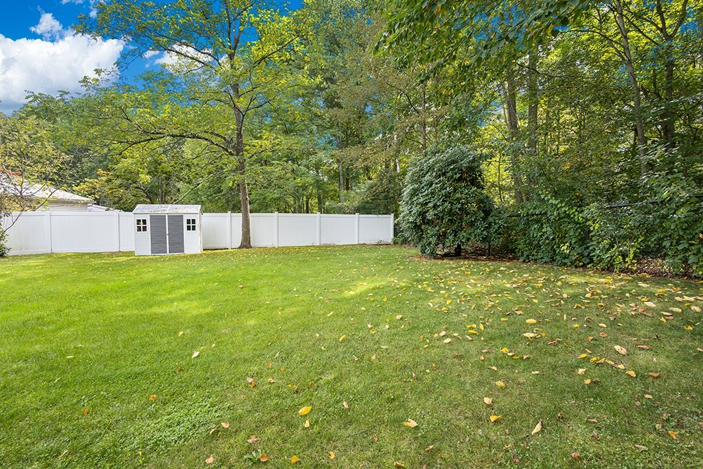 31 Acorn Dr # 31 Property Photo 33