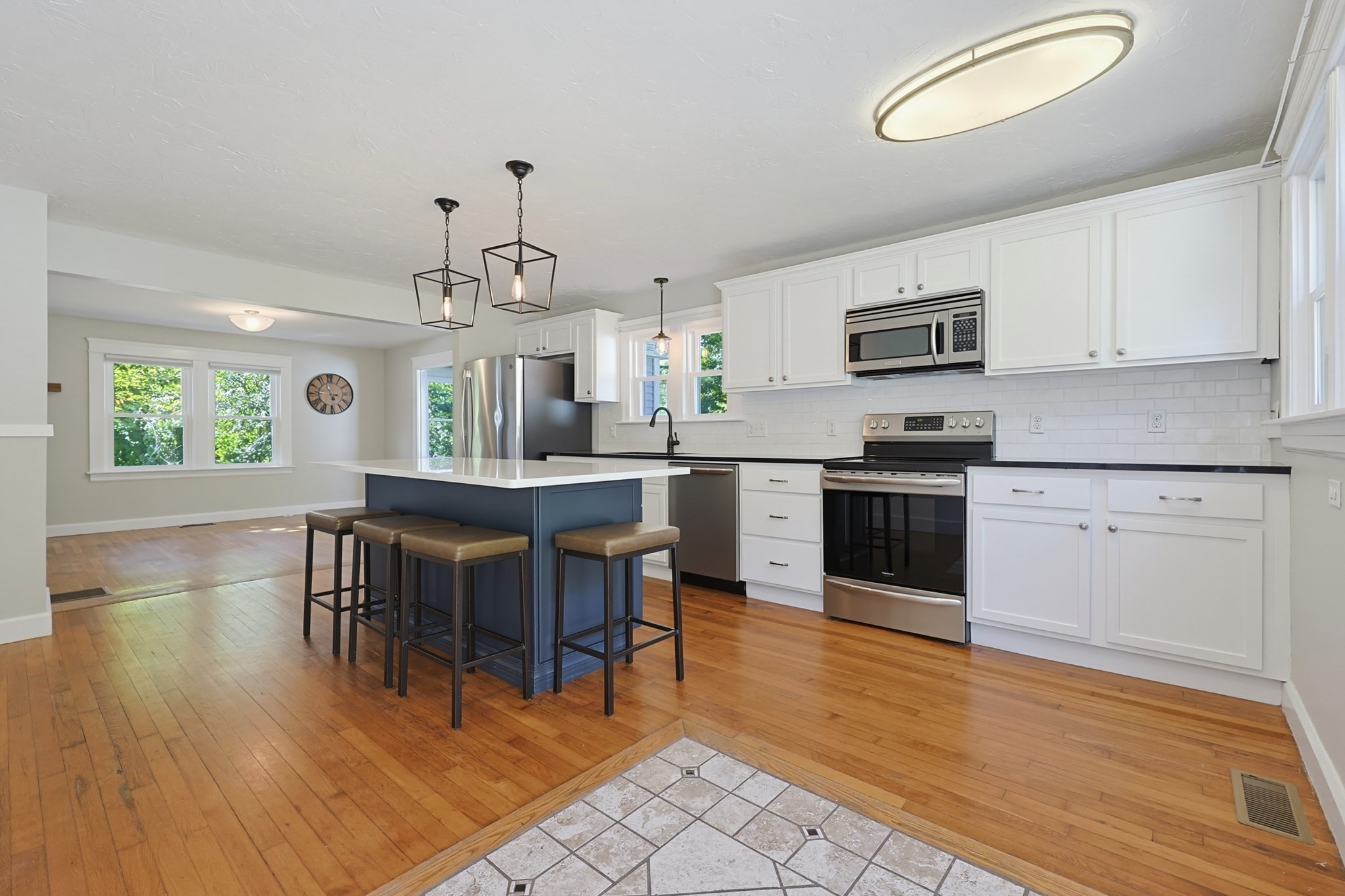 191 Whitins Rd Property Photo 4