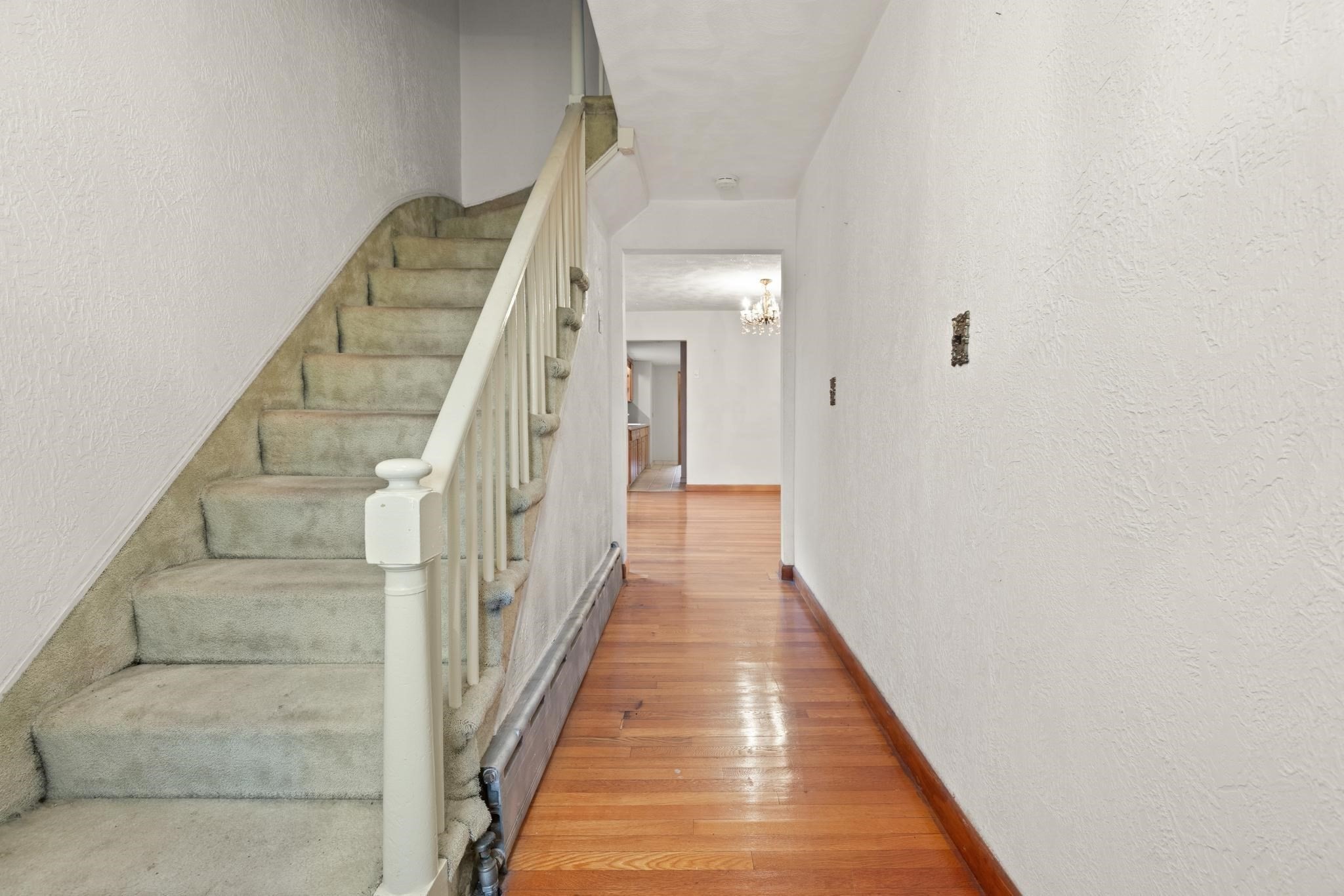 161 Park St Property Photo 3
