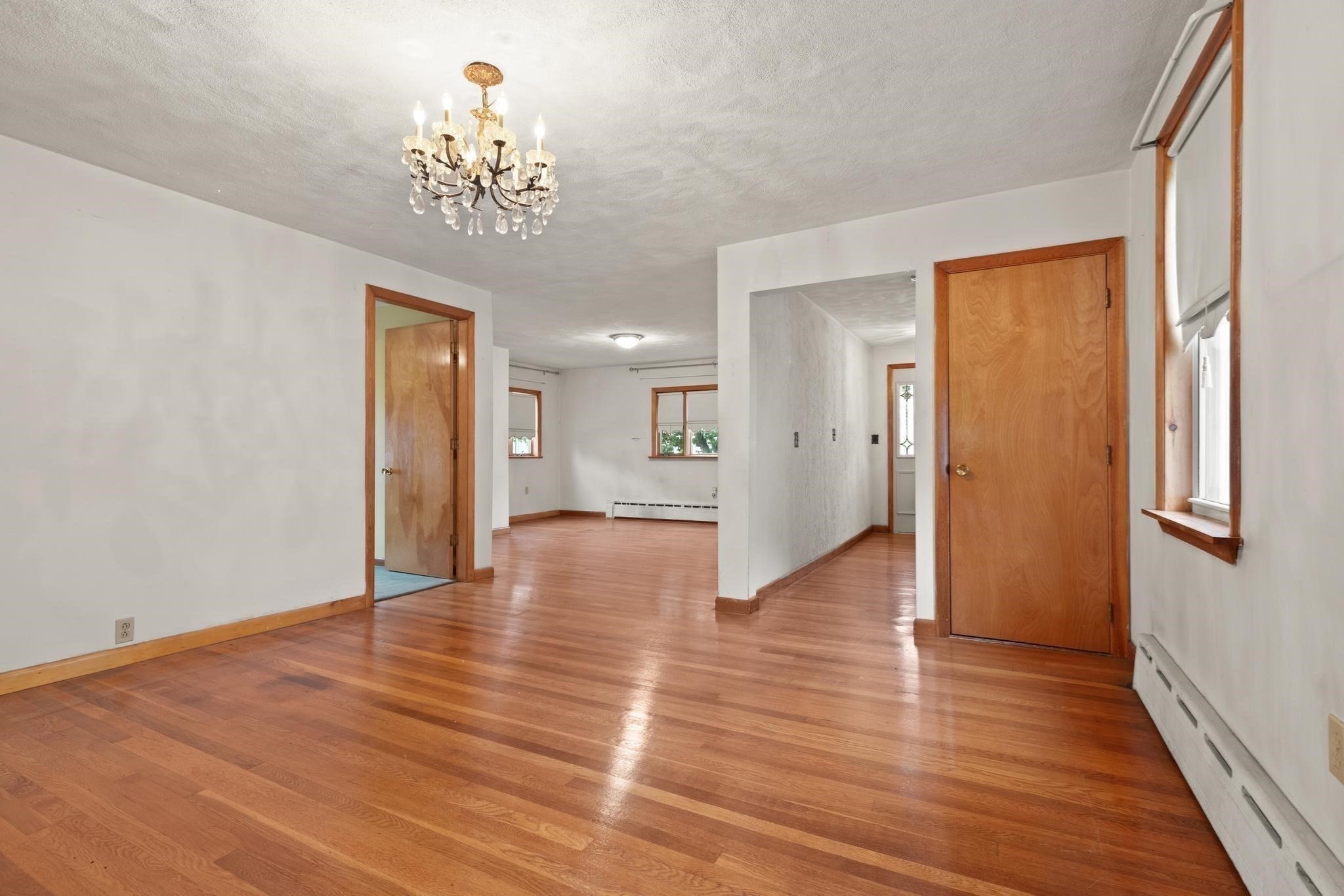 161 Park St Property Photo 4