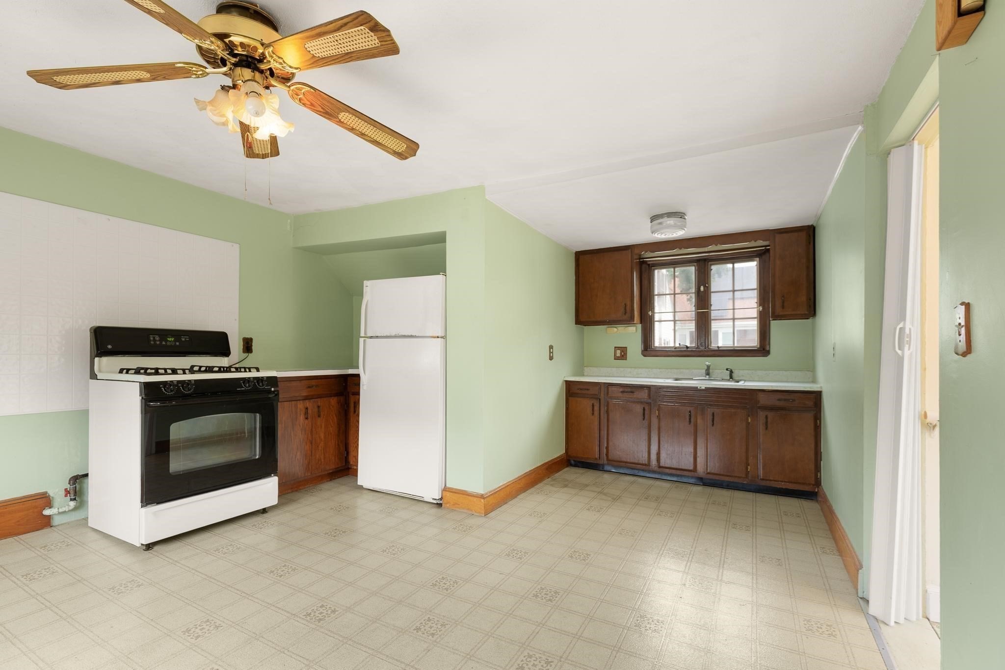 161 Park St Property Photo 18