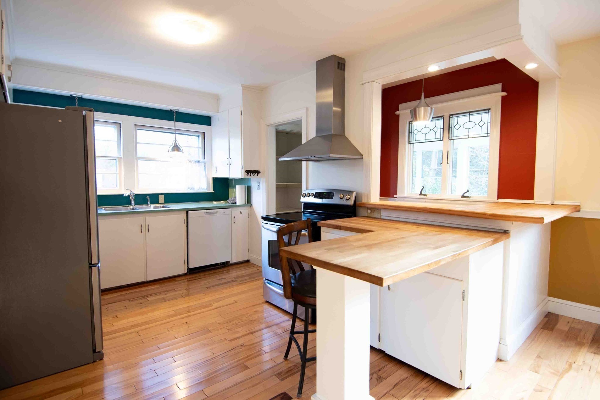 92 Cottage Street Property Photo 3