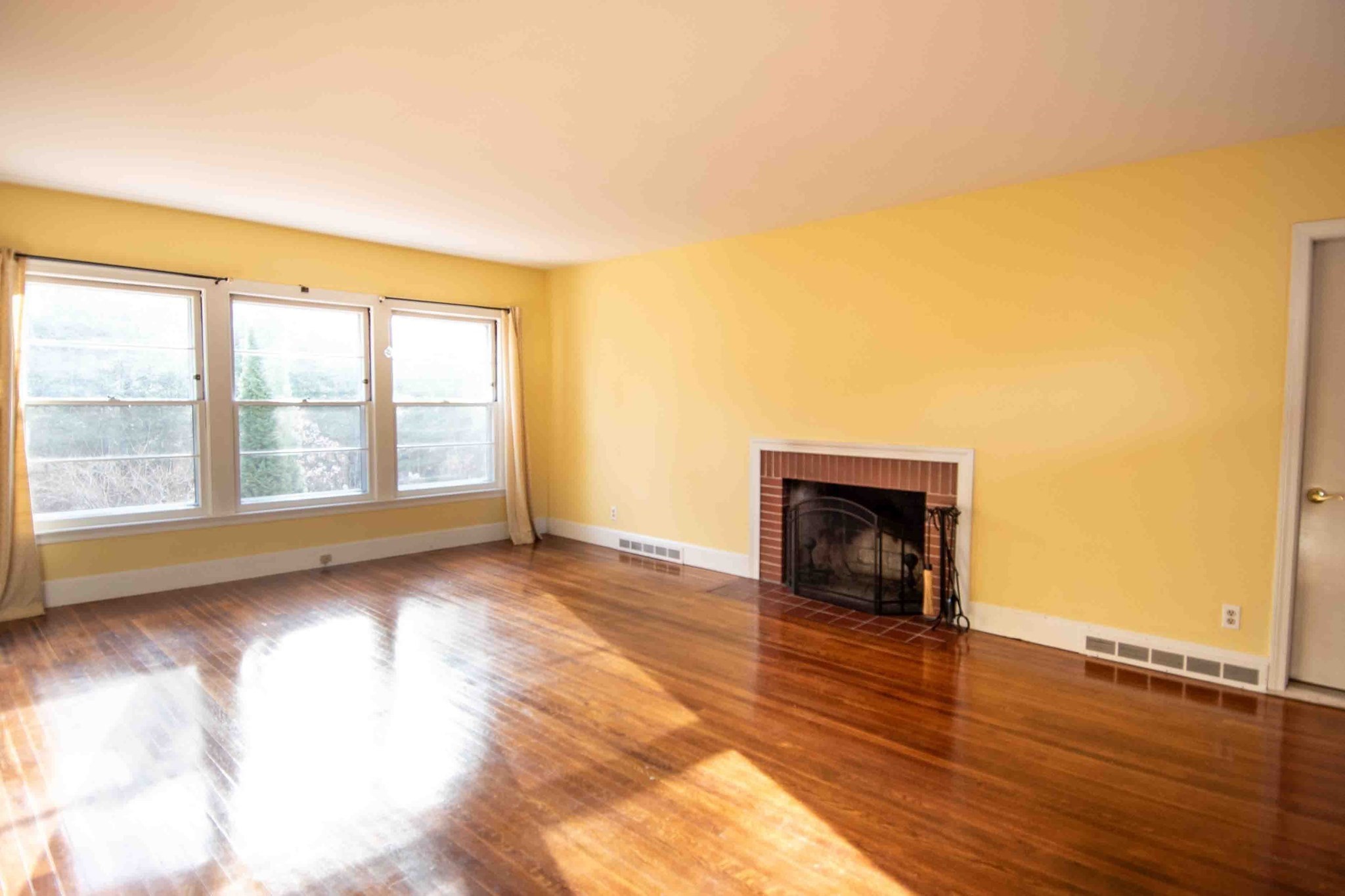 92 Cottage Street Property Photo 4