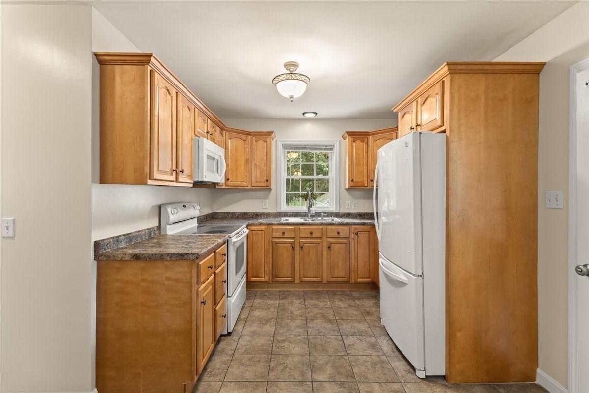 48 Davis St Property Photo 14