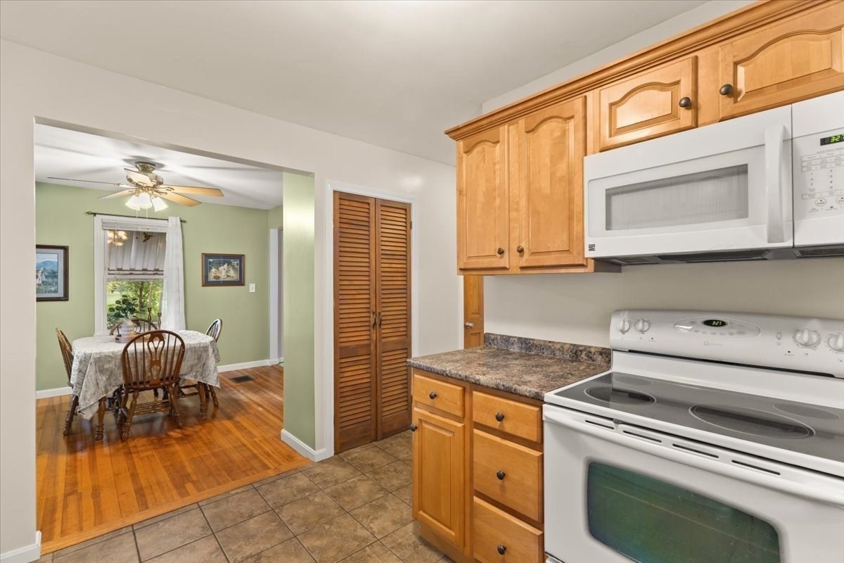 48 Davis St Property Photo 16