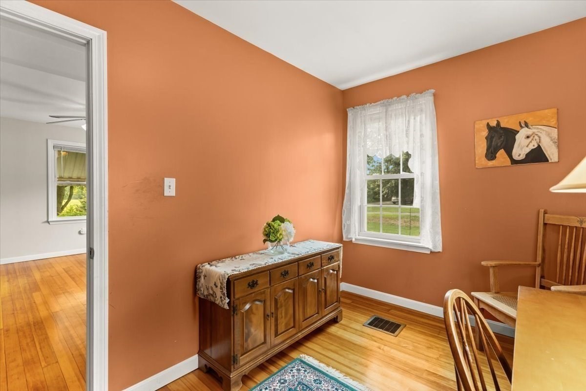 48 Davis St Property Photo 22