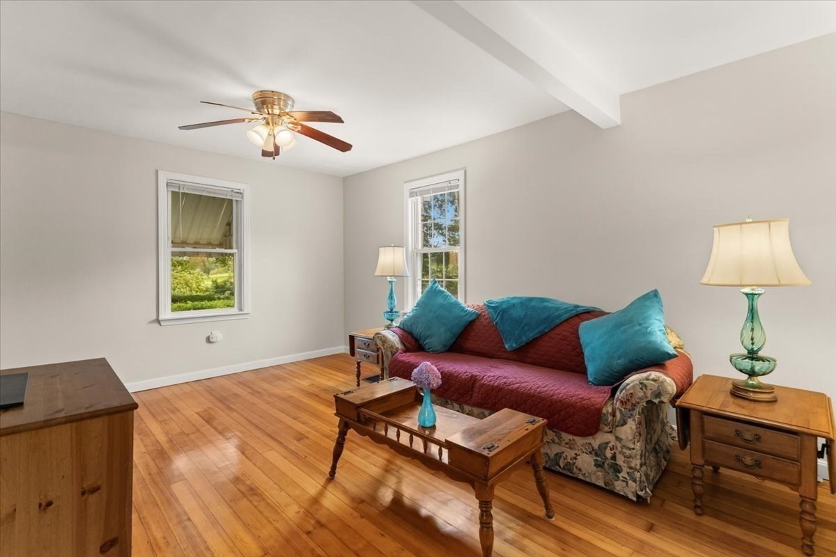 48 Davis St Property Photo 23