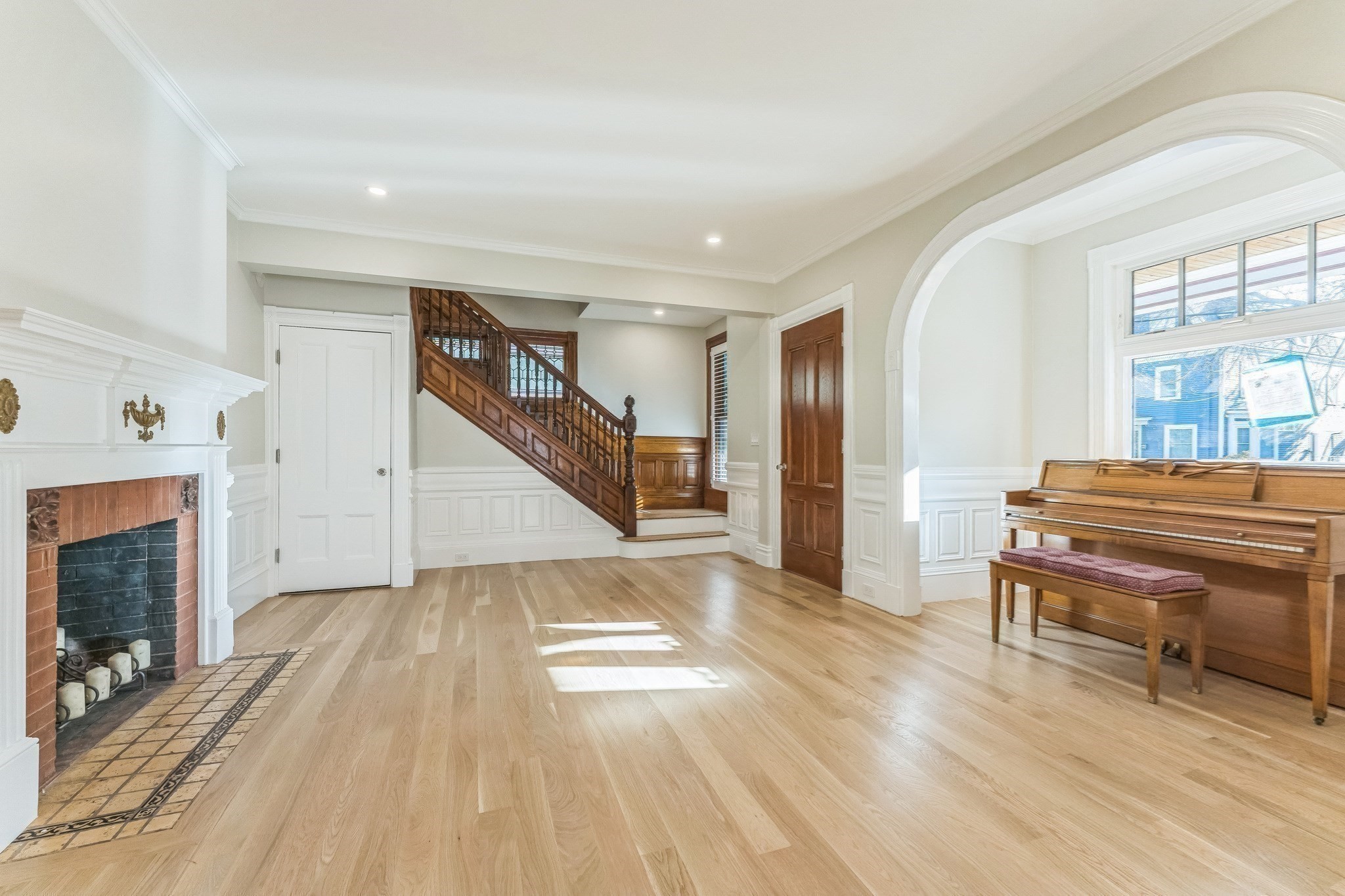 220 Aspinwall Ave Property Photo 12