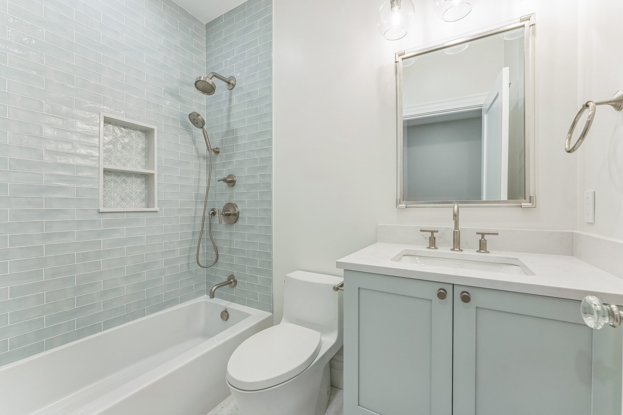 220 Aspinwall Ave Property Photo 24