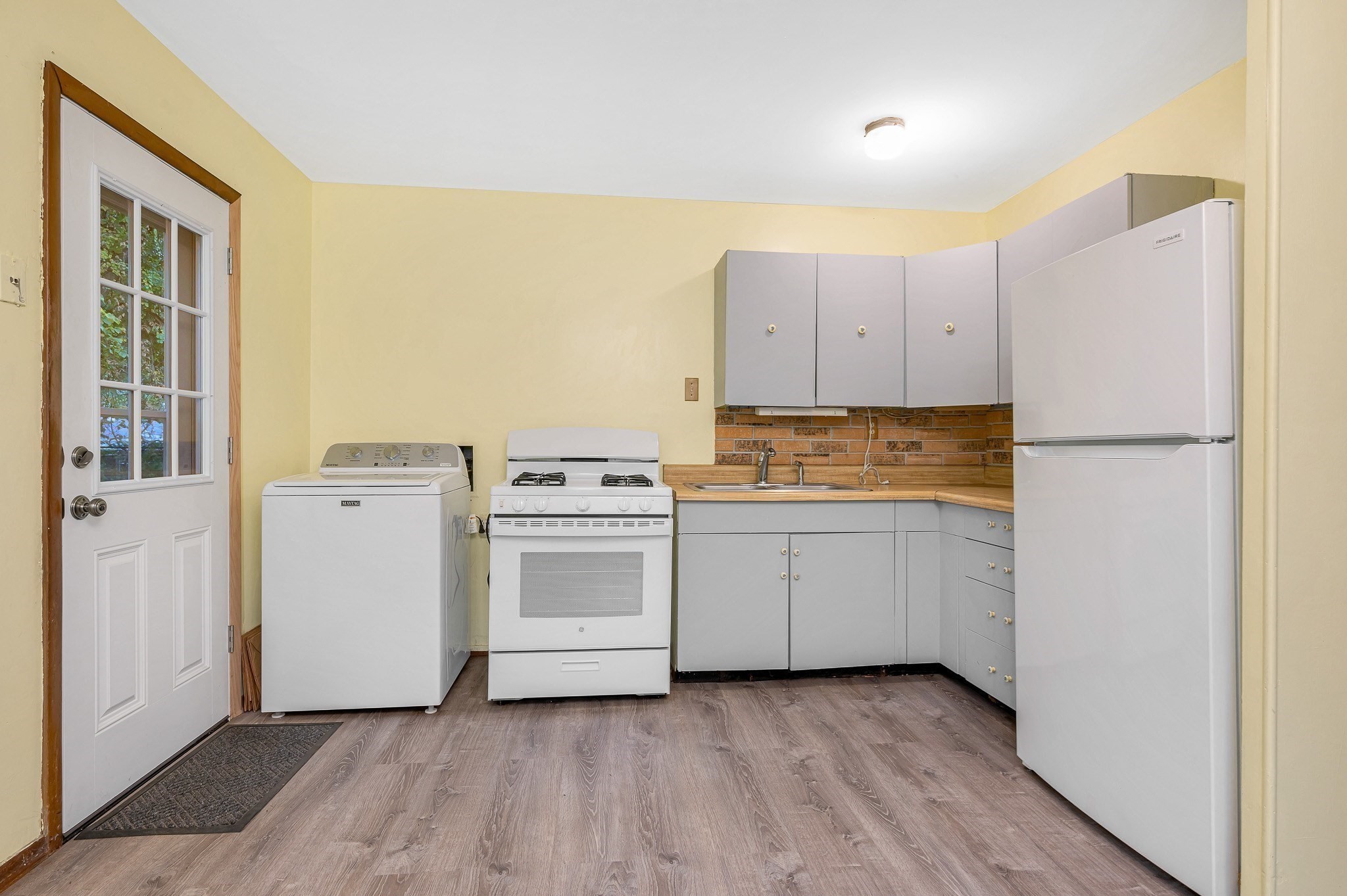 122 Fetherston Ave Property Photo 14