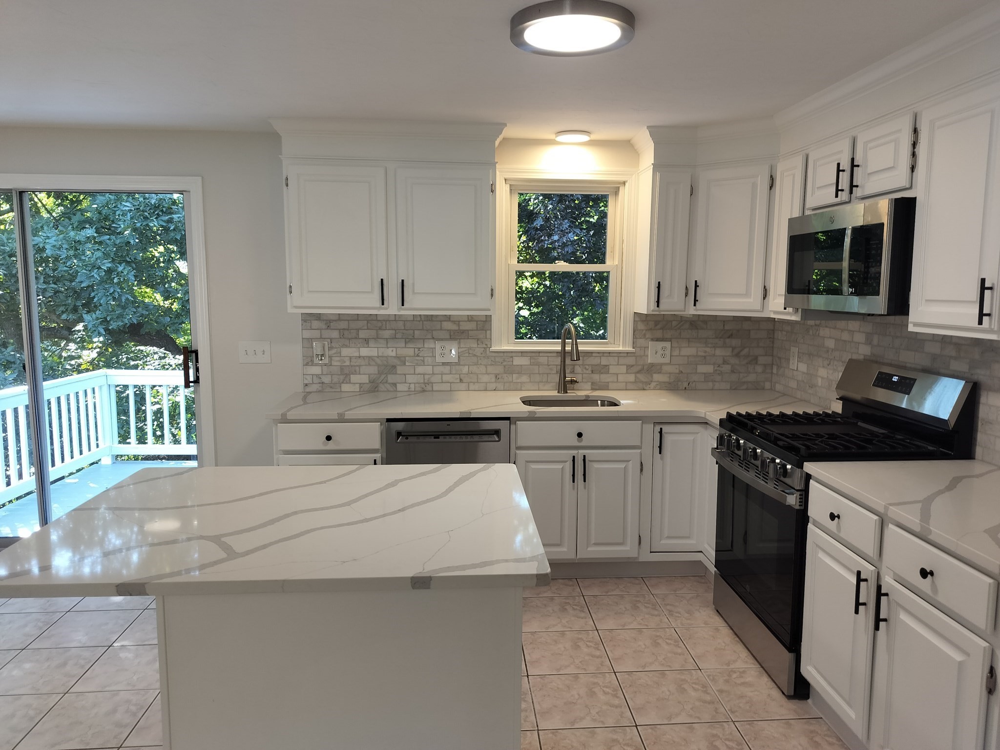44 Jonathan Way Property Photo 3