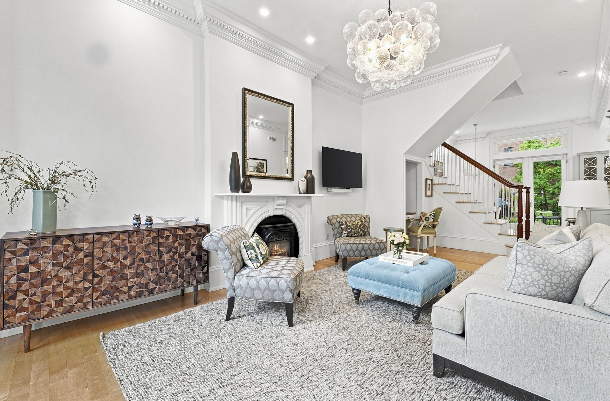 44 Rutland Sq # 2 Property Photo 2