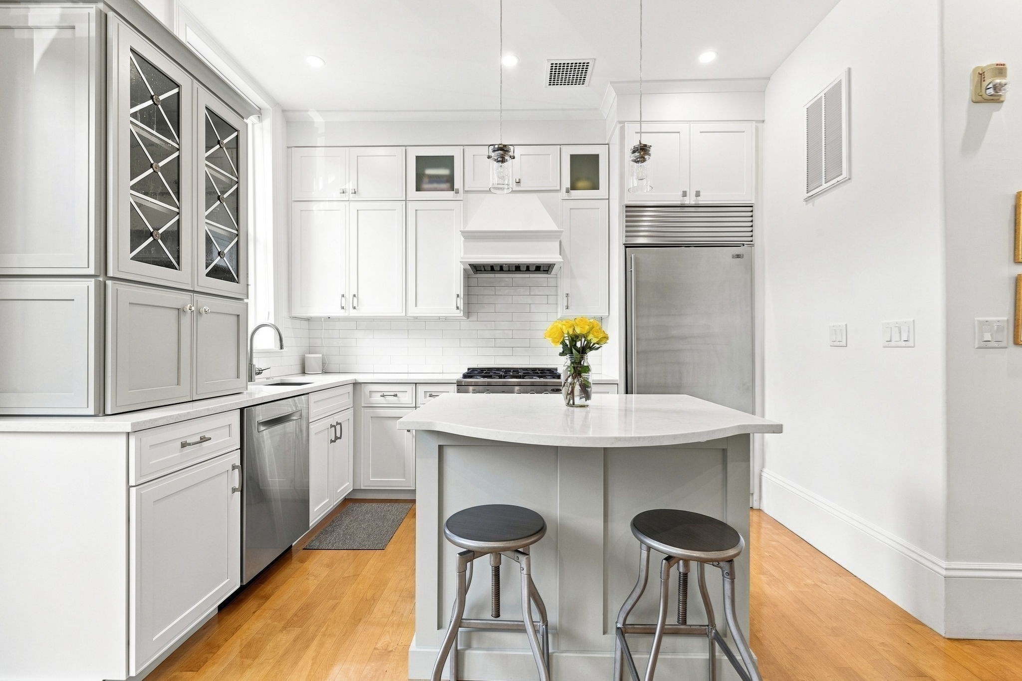 44 Rutland Sq # 2 Property Photo 6