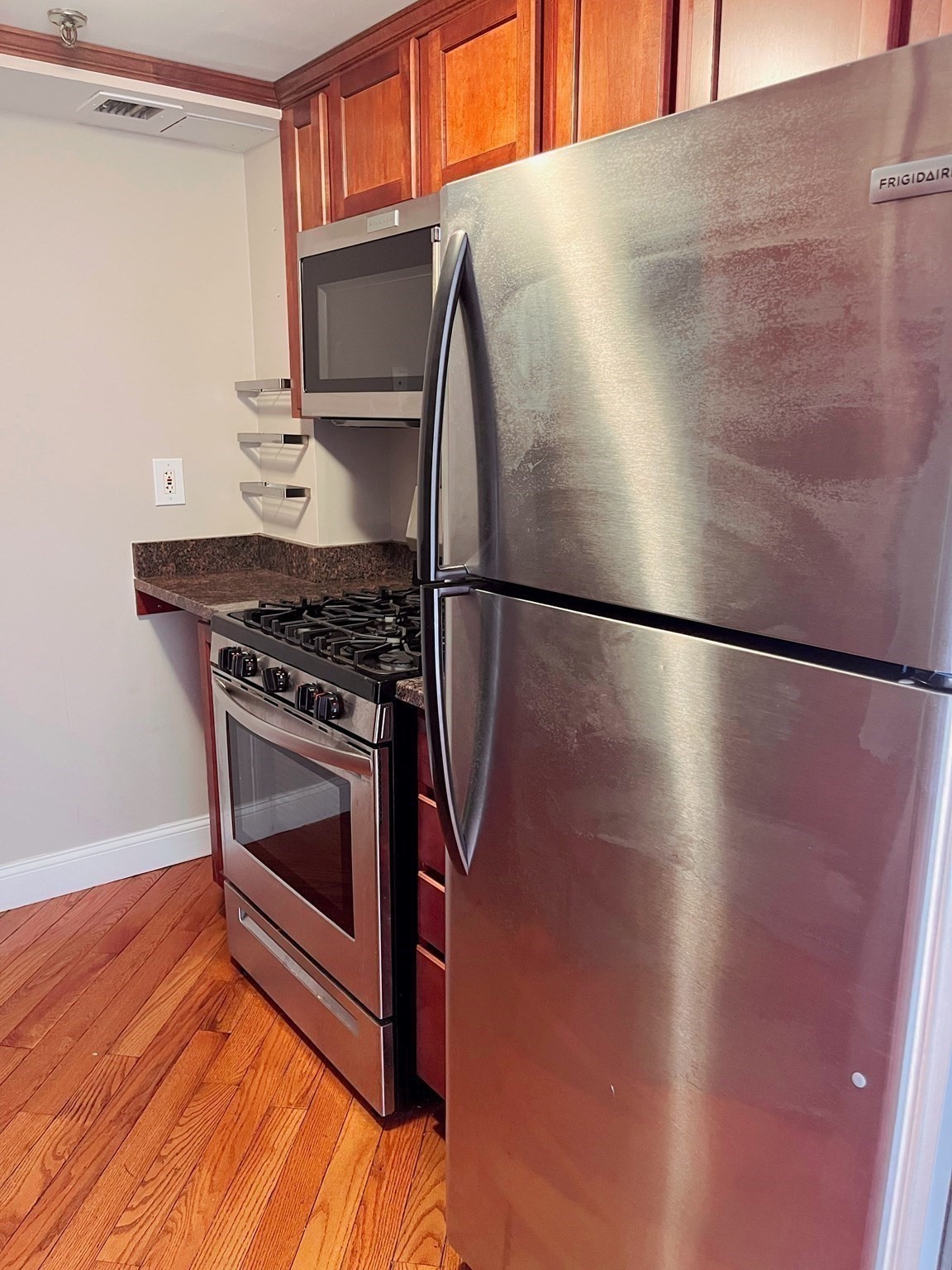 15 N Beacon St # 417 Property Photo 5