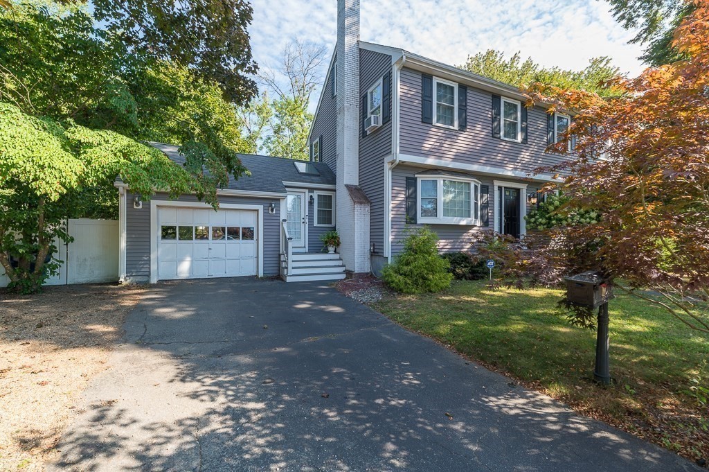 10 Donegal Circle Property Photo 1