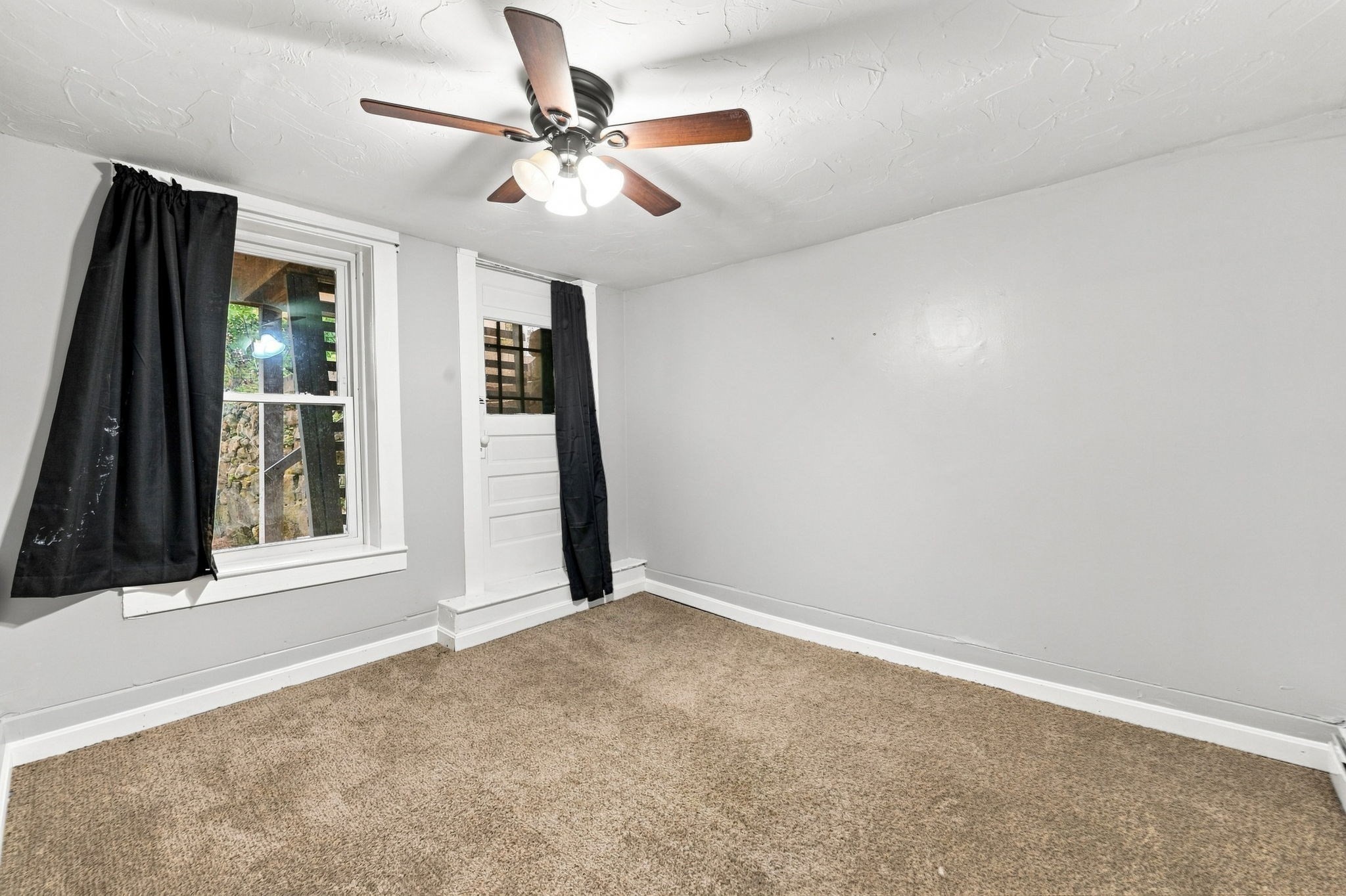 126 Payson St Property Photo 33