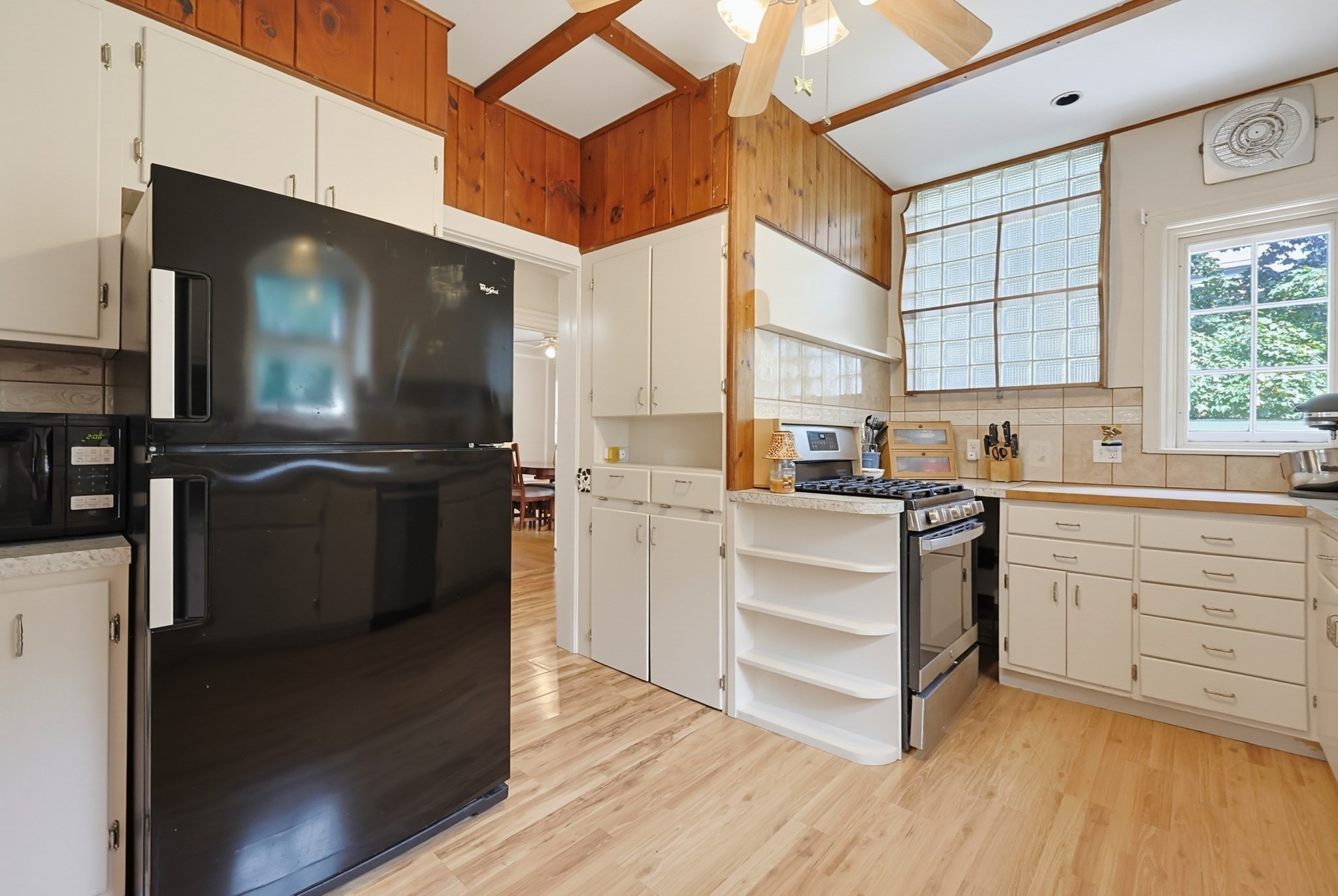 218 County St. Property Photo 15