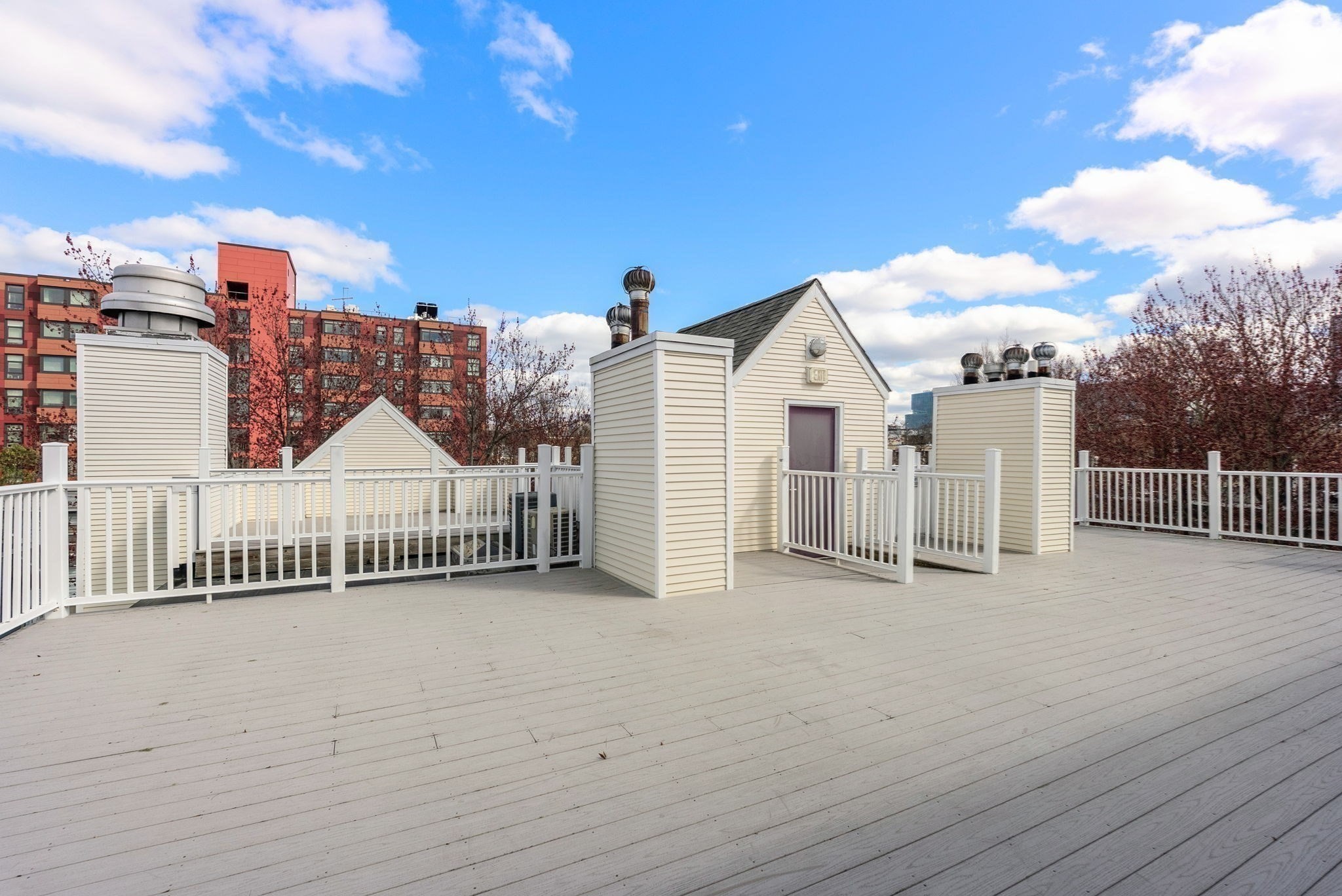 218 Thorndike St # 208b Property Photo 9