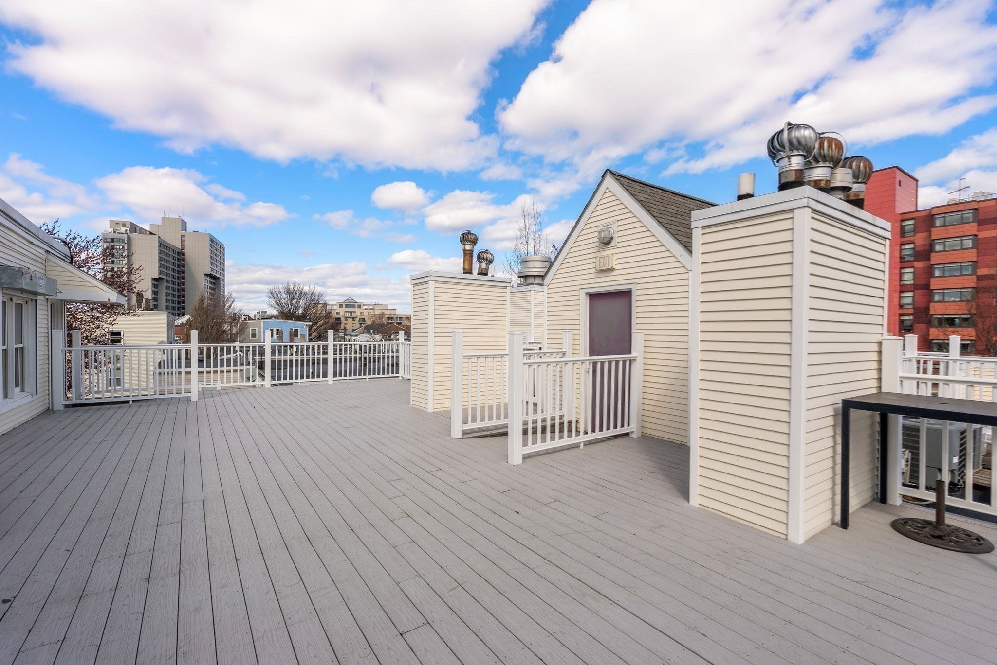 218 Thorndike St # 208b Property Photo 10