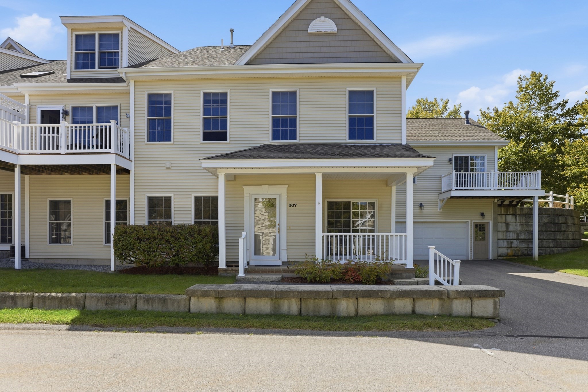307 Autumn Ridge Dr # 307 Property Photo 2