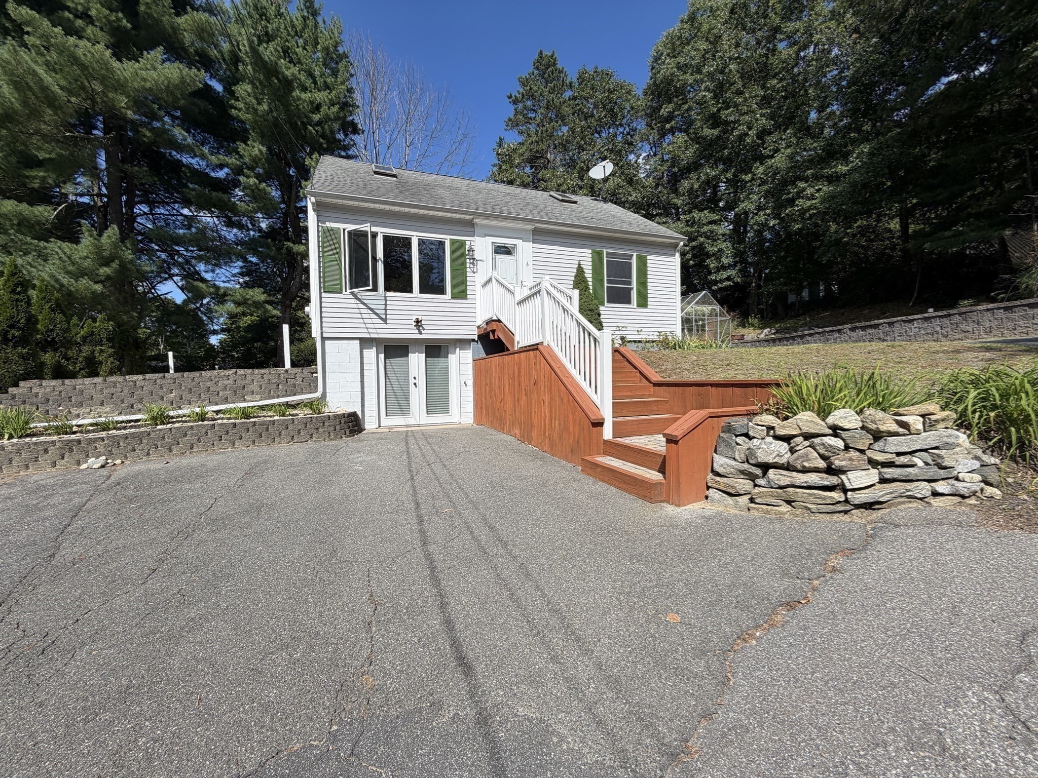 6 North Lane Property Photo 31