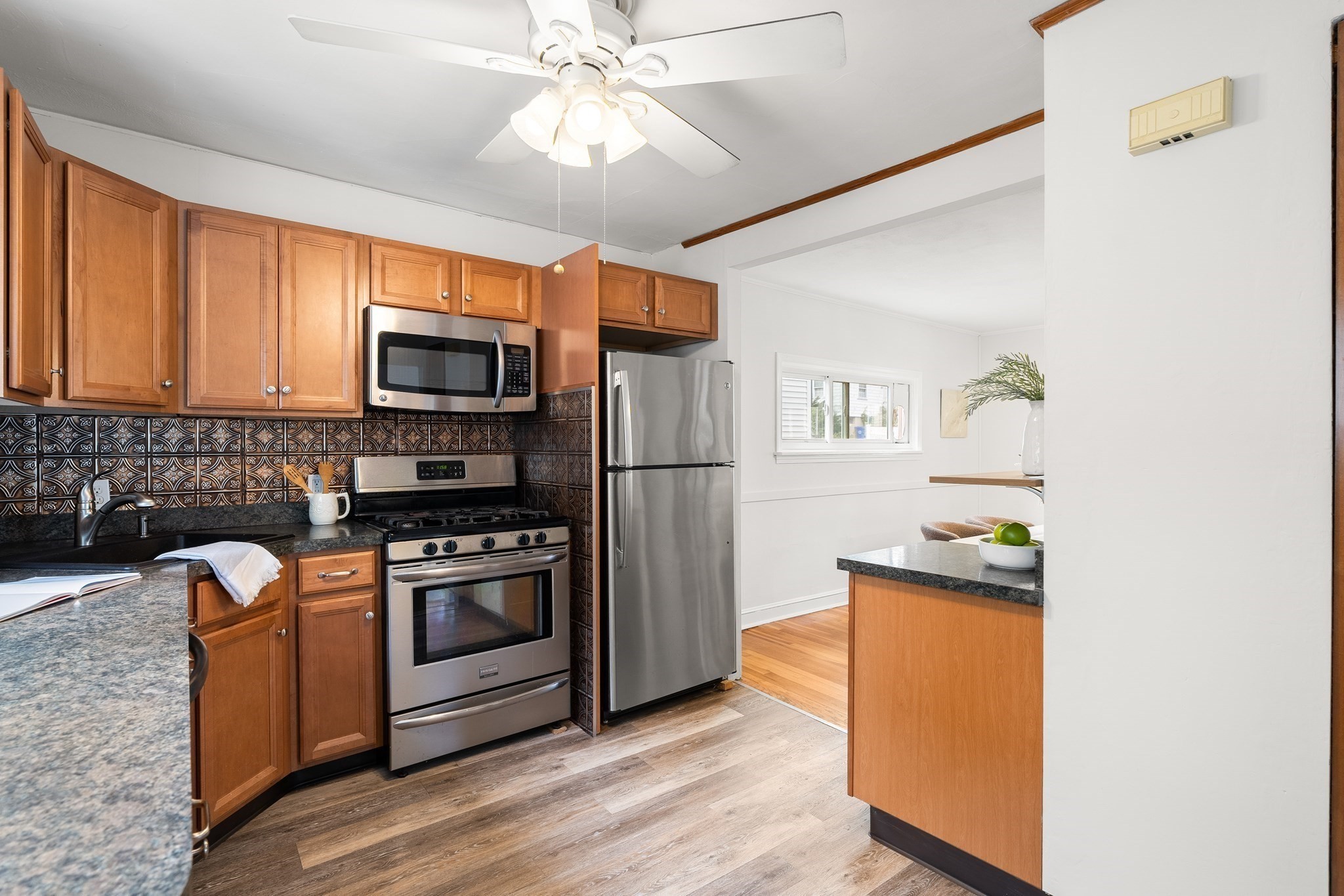 94 Hibbert St Property Photo 16