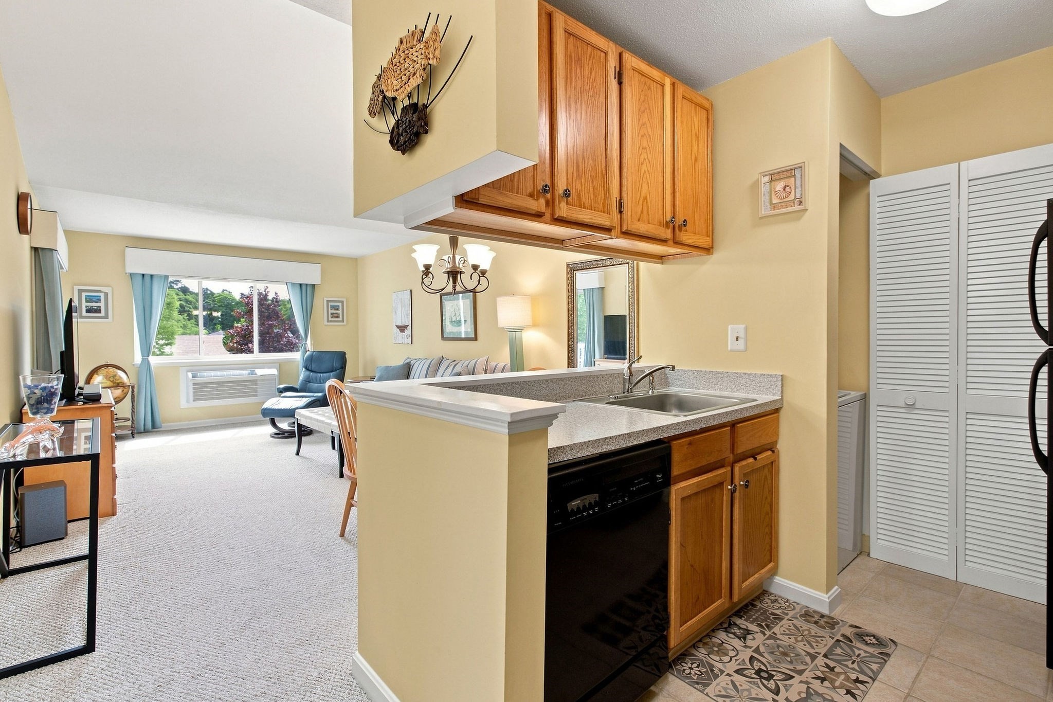 62 Fletcher Ln # A Property Photo 4