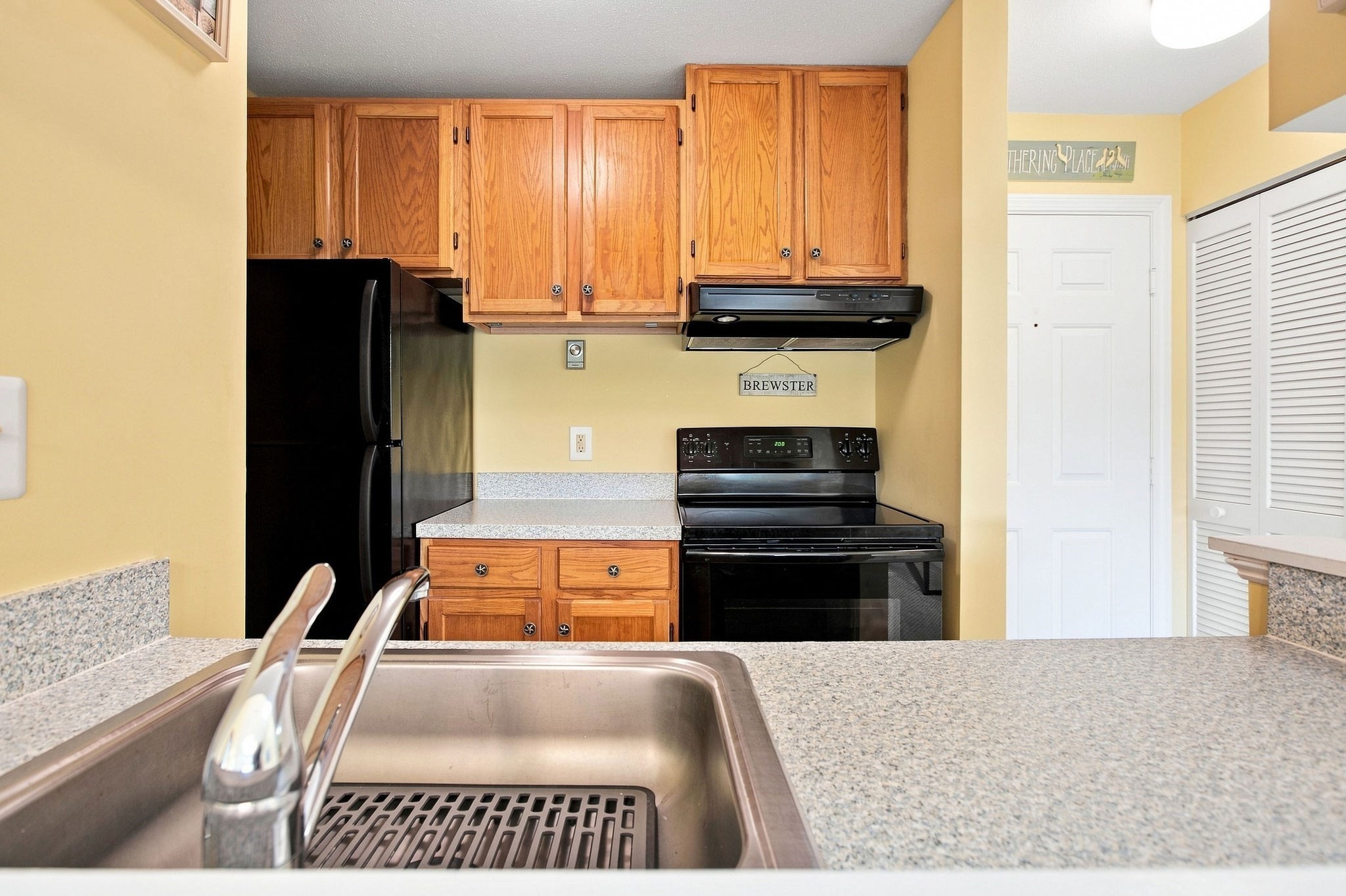 62 Fletcher Ln # A Property Photo 10