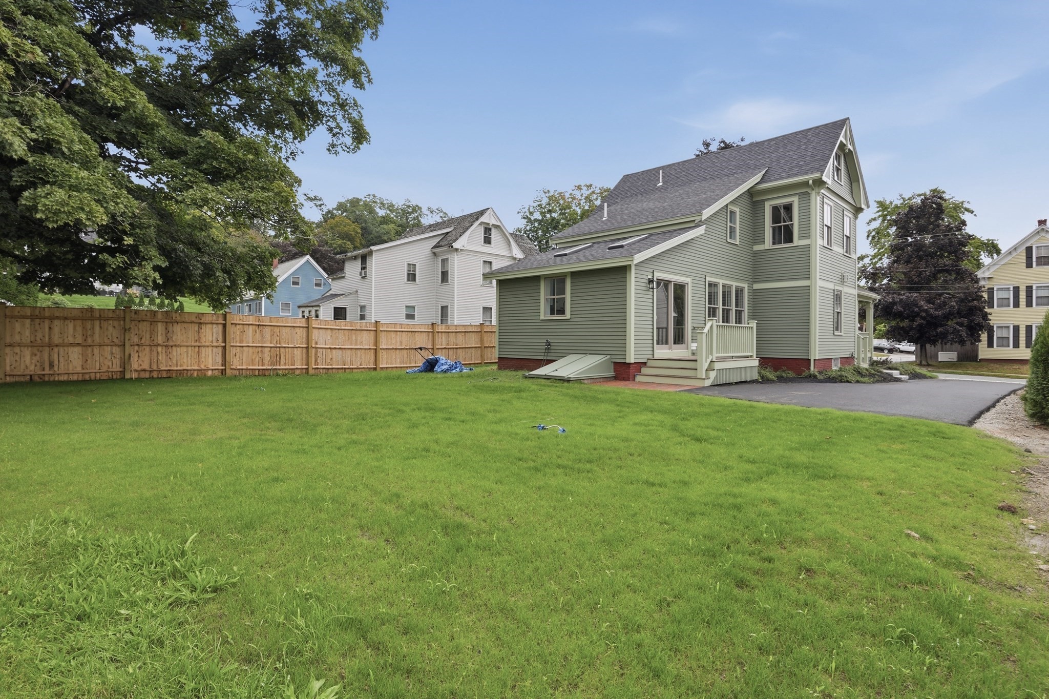 14 Maple Property Photo 42