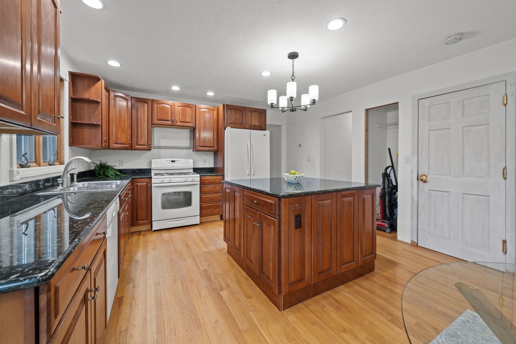 119 Winn Street Property Photo 12