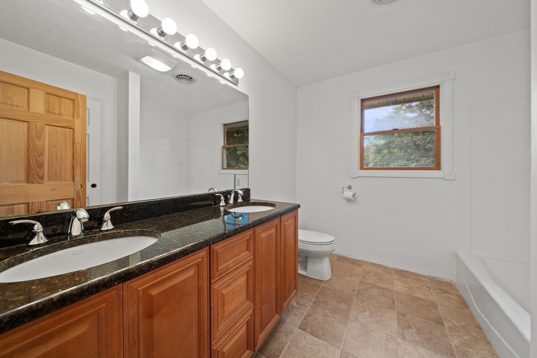 119 Winn Street Property Photo 28