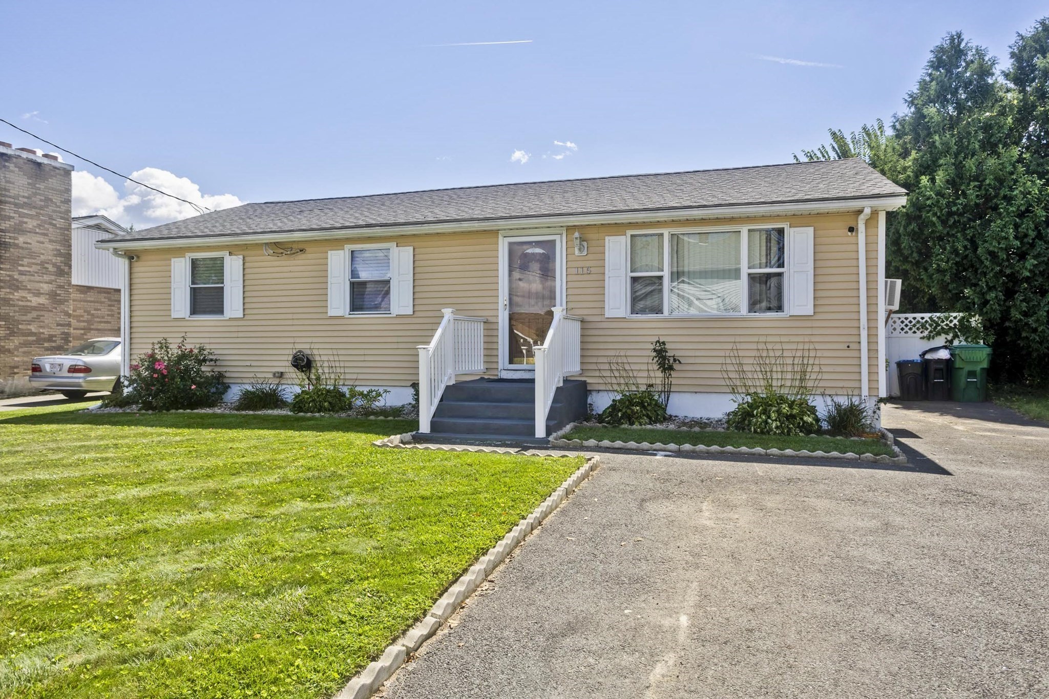 115 Blanchwood Ave Property Photo 1