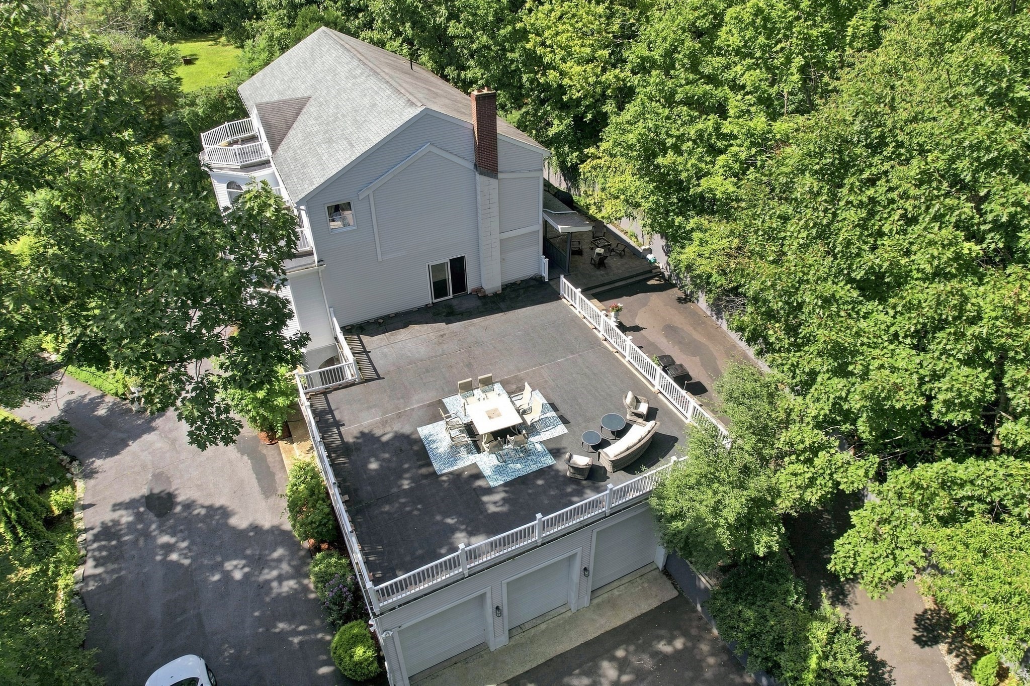 8 Bayberry Ln Property Photo 3