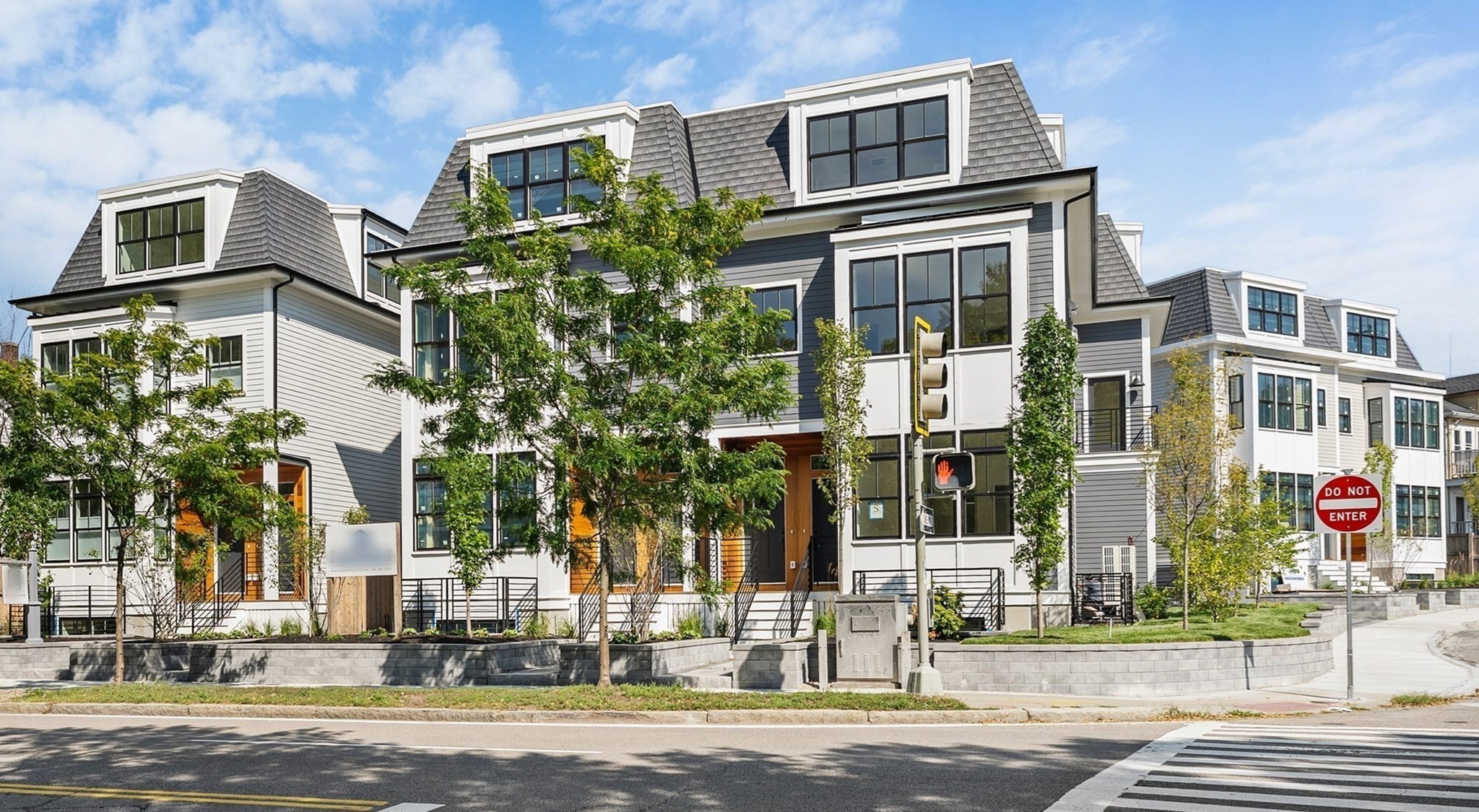 327 Alewife Brook Pkwy # B Property Photo 3
