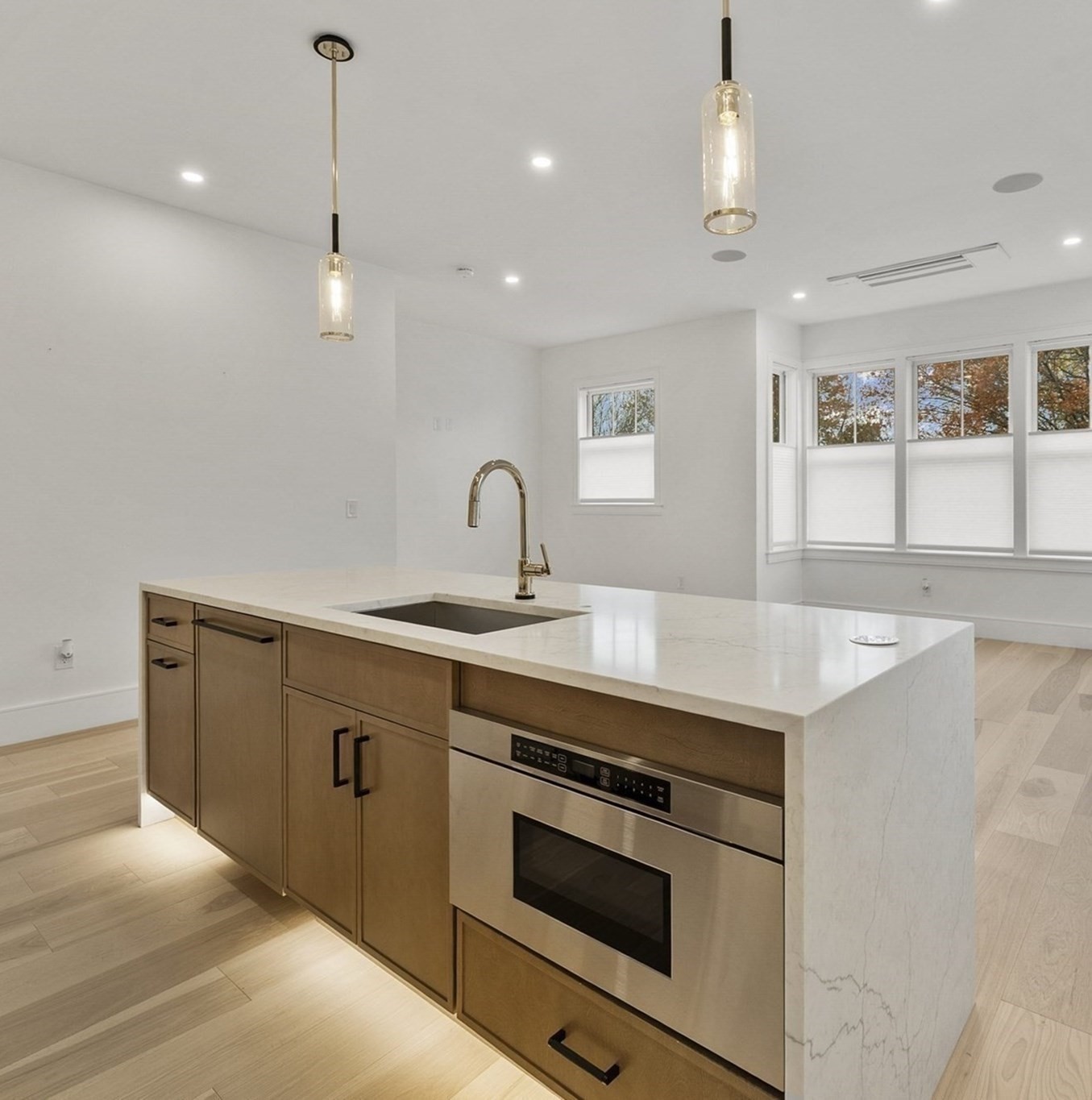 327 Alewife Brook Pkwy # B Property Photo 11