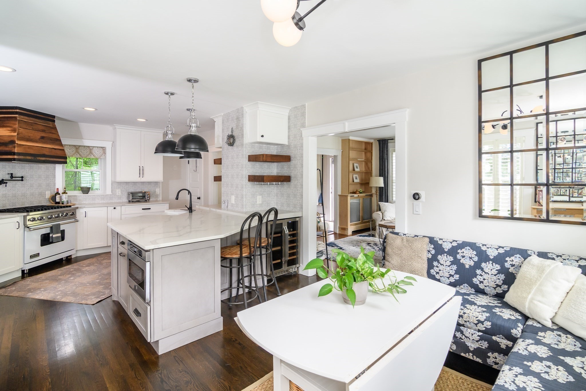 56 Curve Street Property Photo 3