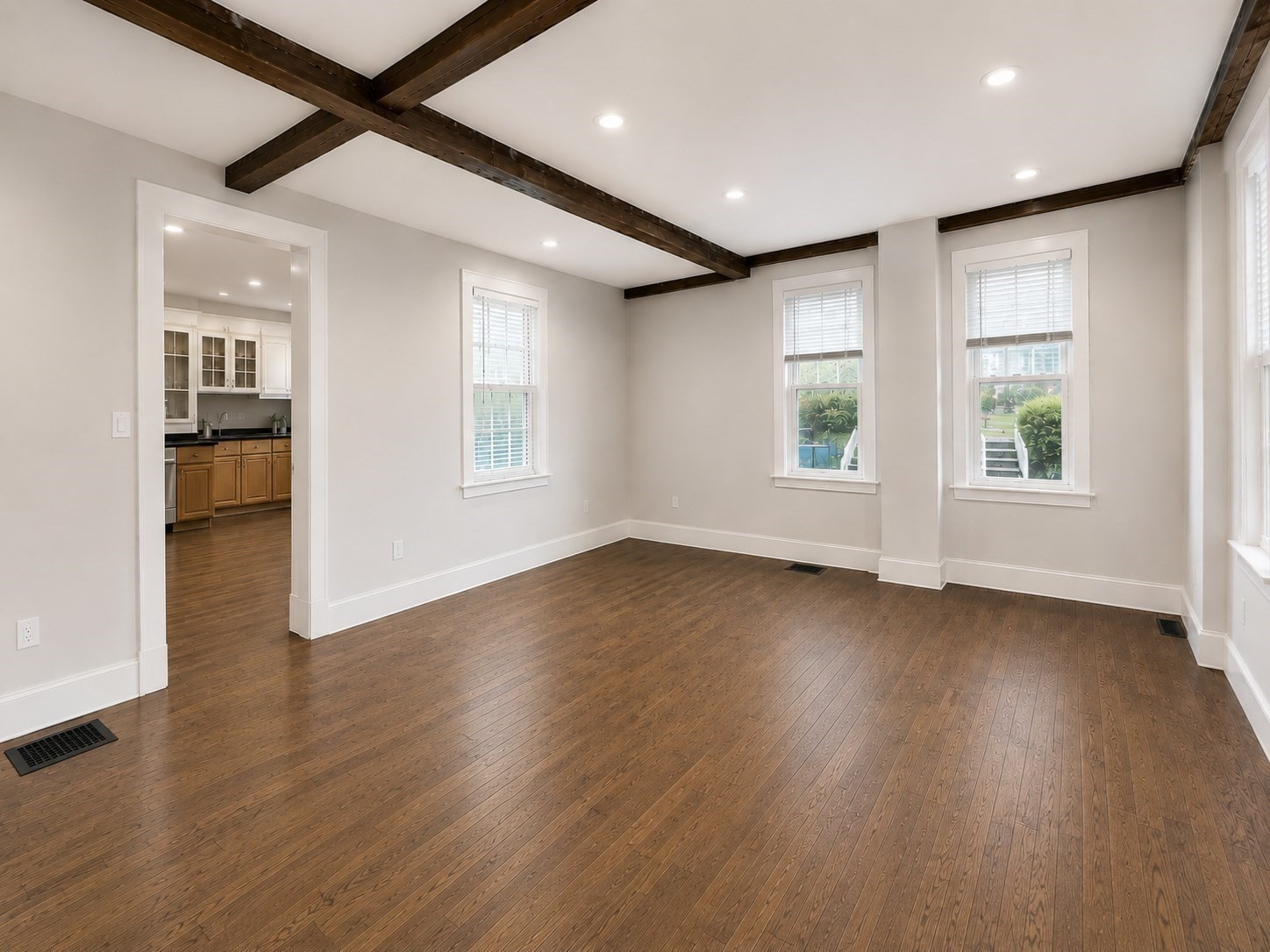 16 Hazelnut Pl # 16 Property Photo 6