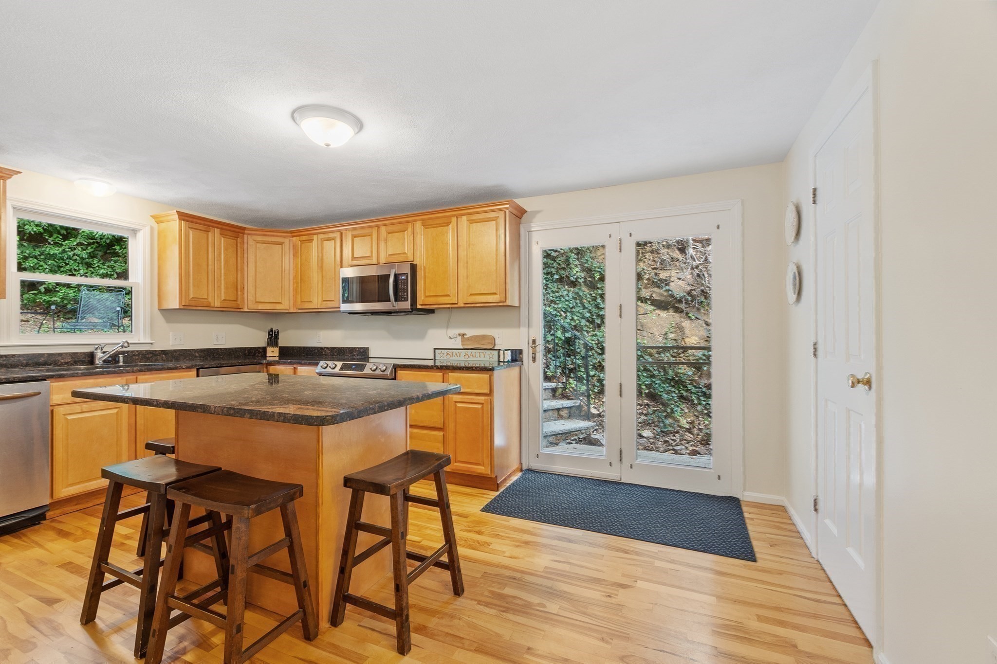 95 Pine St # A Property Photo 8