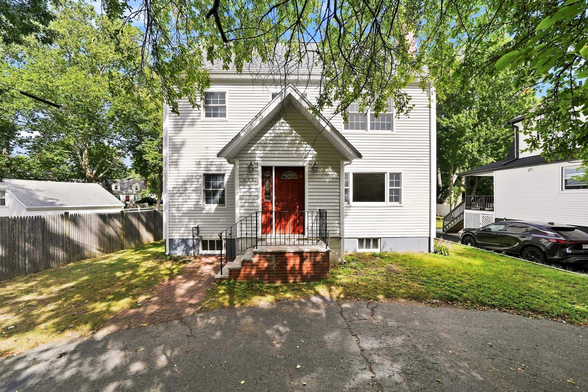 438 Waltham St Property Photo 1