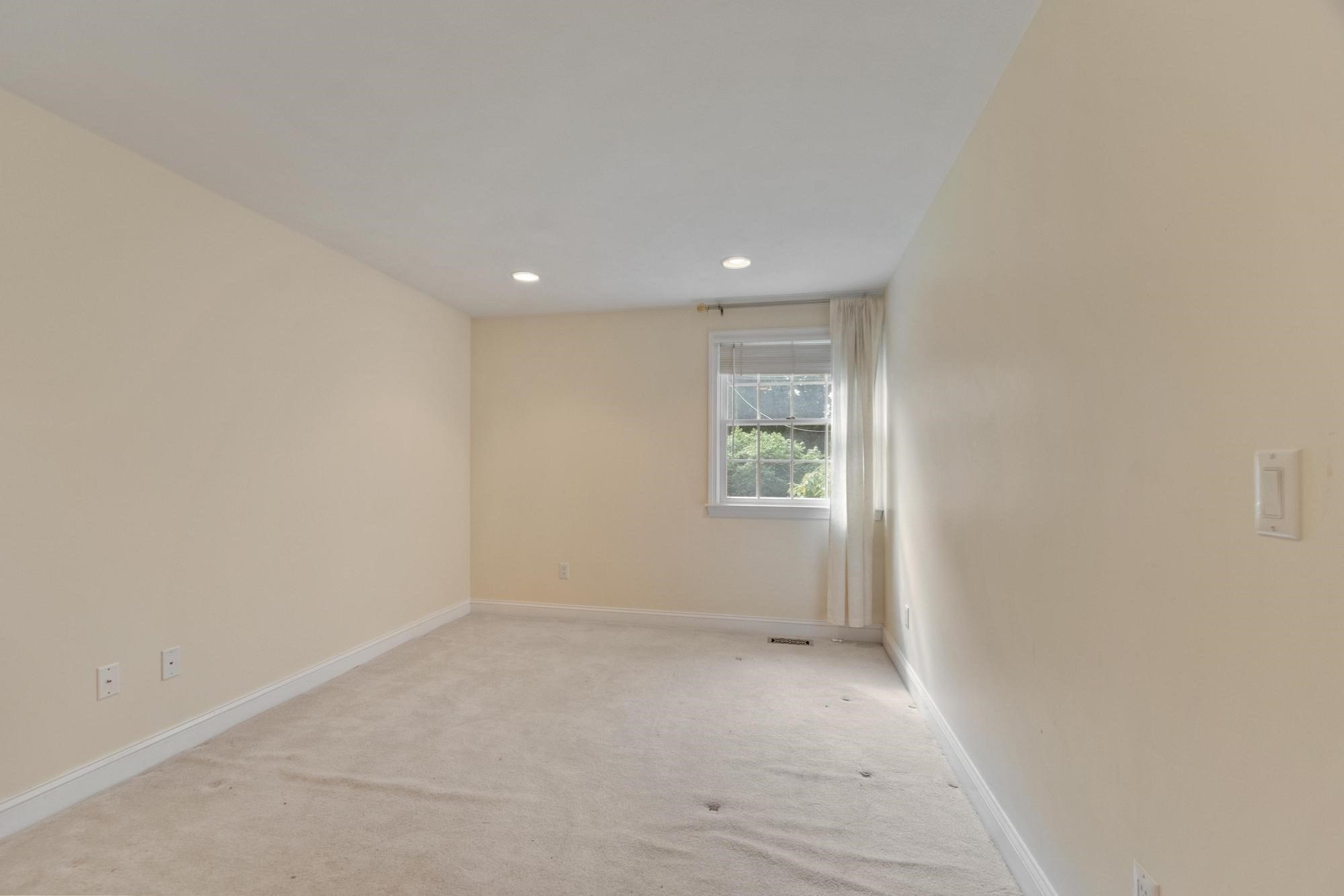 160 Groton Rd Property Photo 26