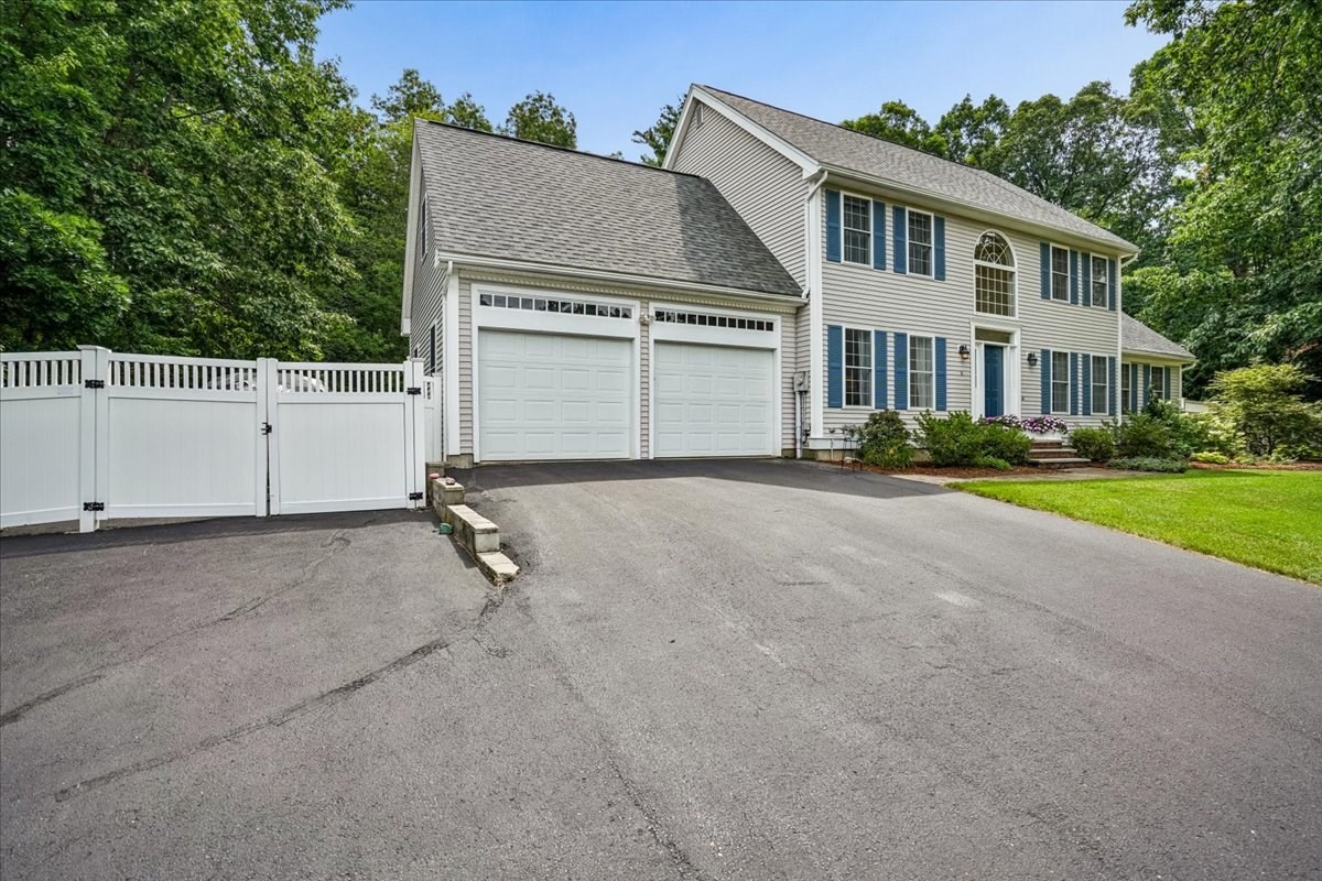 6 Sterling Dr Property Photo 2