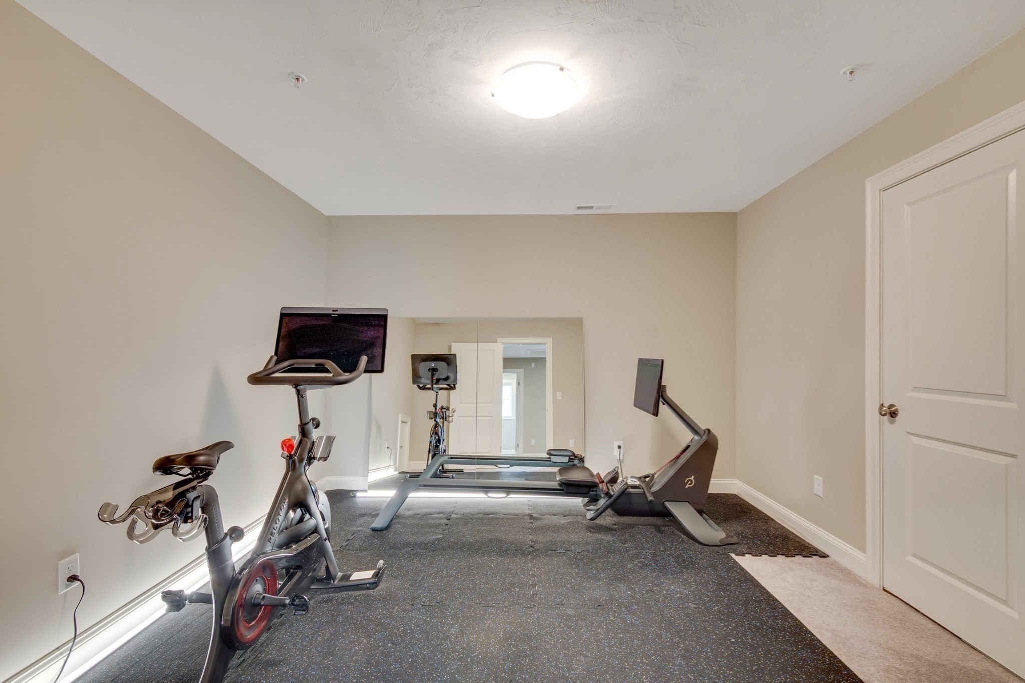 837 Ledgewood Way # 837 Property Photo 21