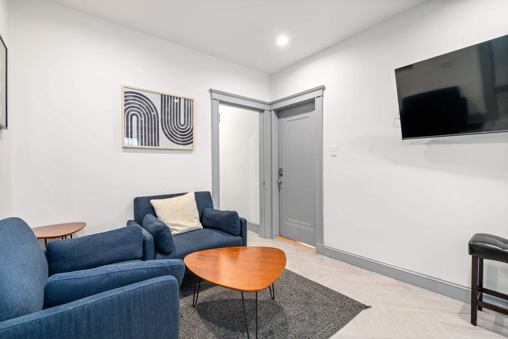 588 Gallivan Blvd Property Photo 8
