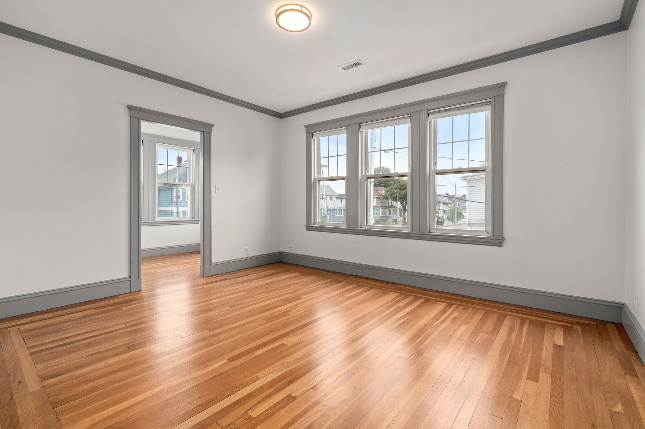 588 Gallivan Blvd Property Photo 10