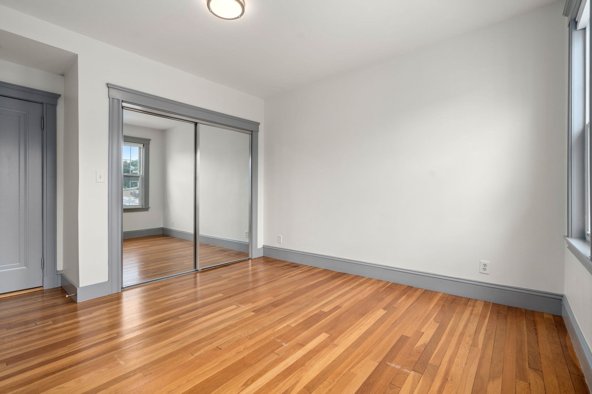 588 Gallivan Blvd Property Photo 16